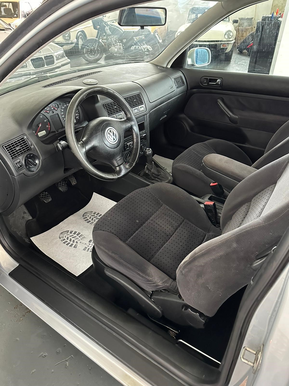 VW Golf 1.6 Comfortline-image-10