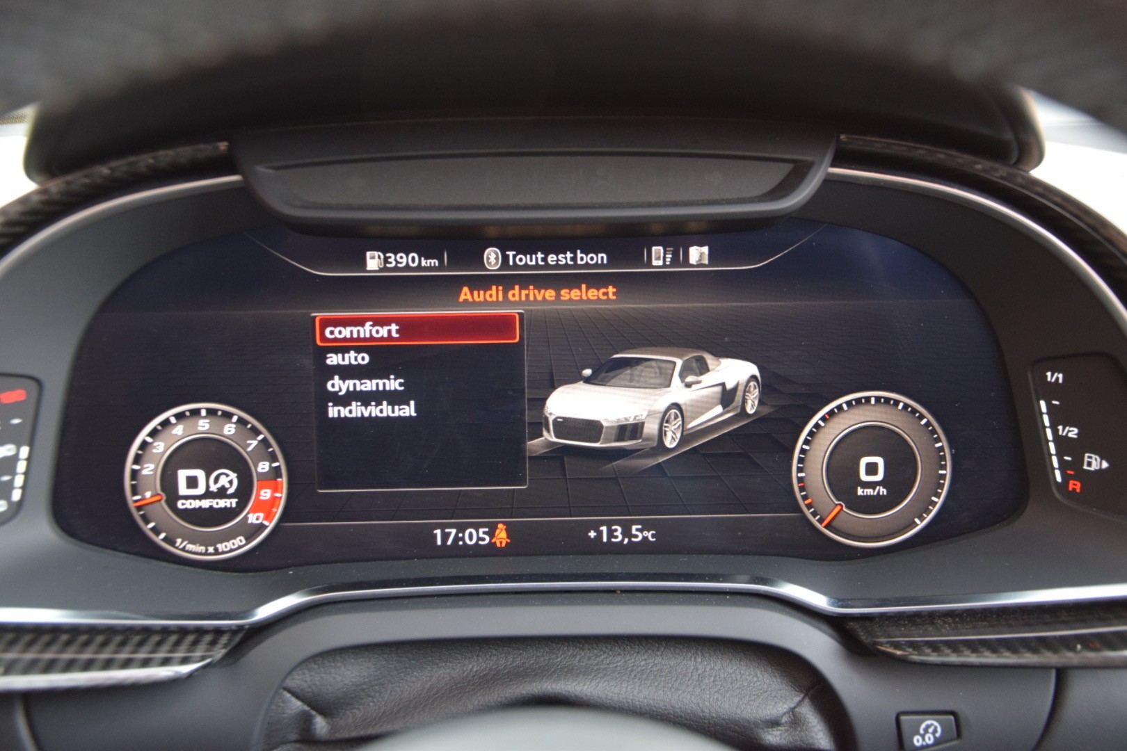 AUDI R8 Spyder 5.2 S-Tronic Quattro - "Sans FAP / Bang & Olufsen / Echappement Sport / Caméra de Recul"-image-17