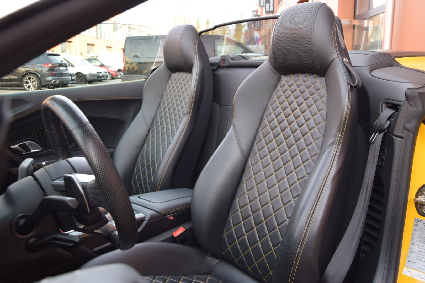 AUDI R8 Spyder 5.2 S-Tronic Quattro - "Sans FAP / Bang & Olufsen / Echappement Sport / Caméra de Recul"-image-28