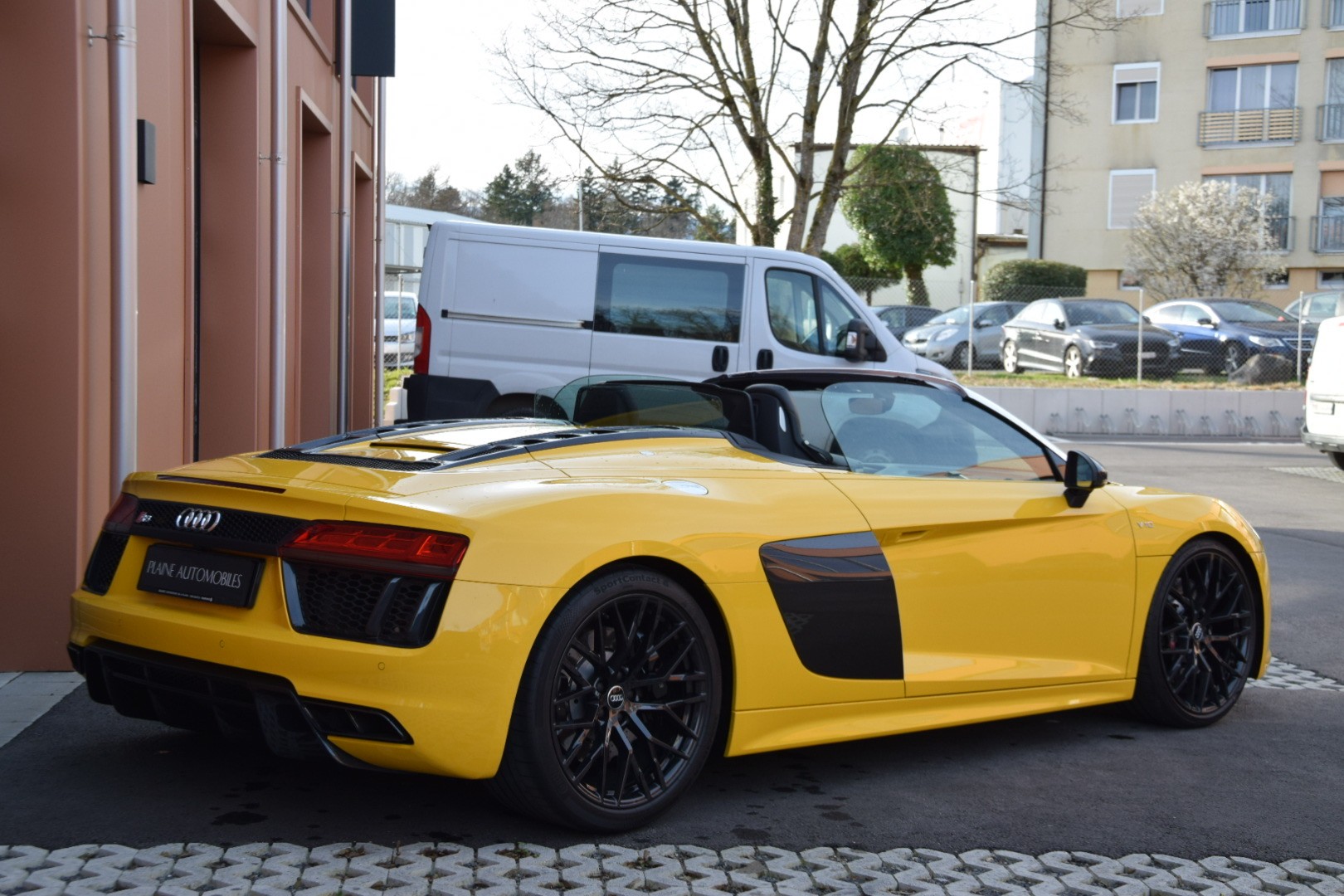 AUDI R8 Spyder 5.2 S-Tronic Quattro - "Sans FAP / Bang & Olufsen / Echappement Sport / Caméra de Recul"-image-9