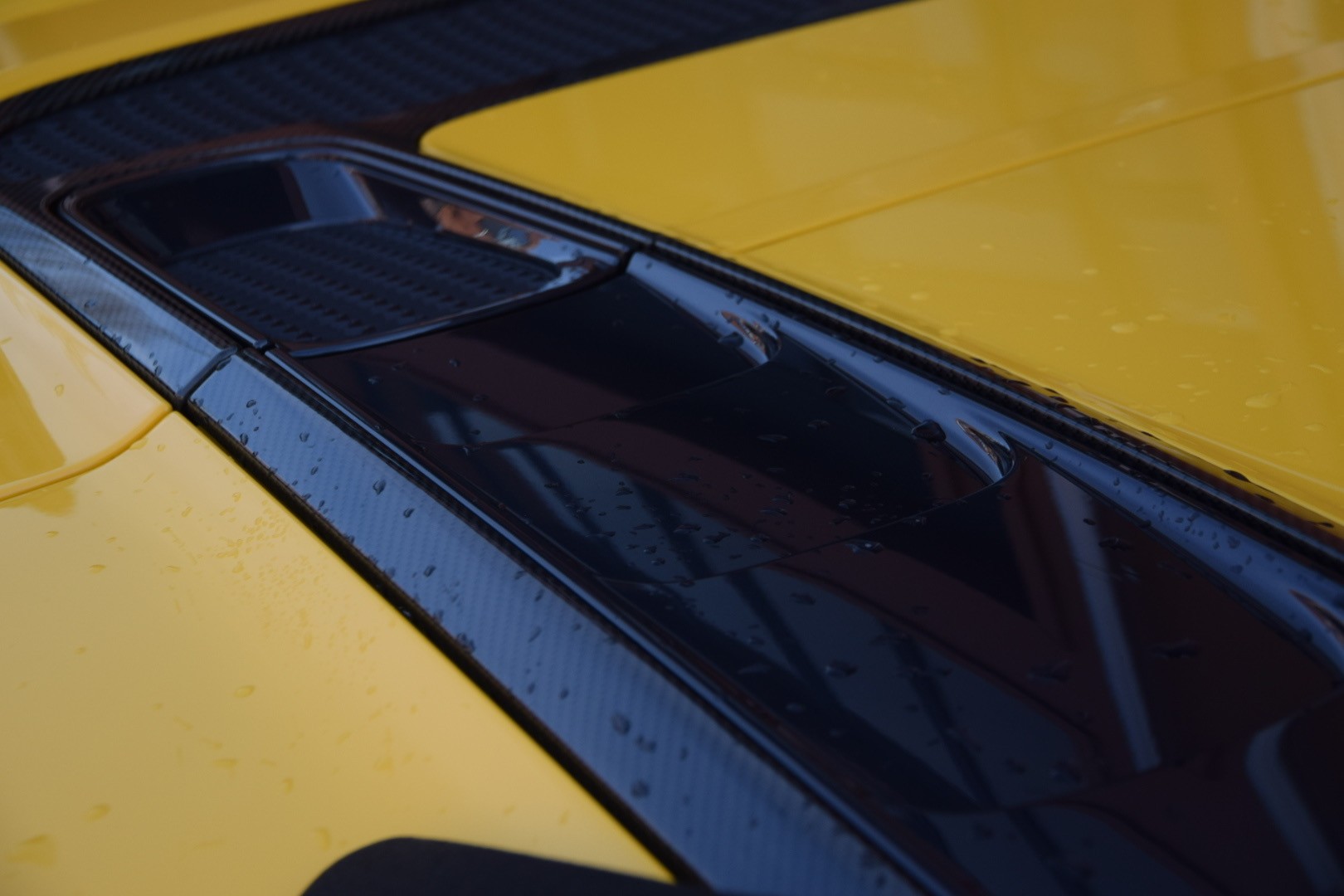 AUDI R8 Spyder 5.2 S-Tronic Quattro - "Sans FAP / Bang & Olufsen / Echappement Sport / Caméra de Recul"-image-7