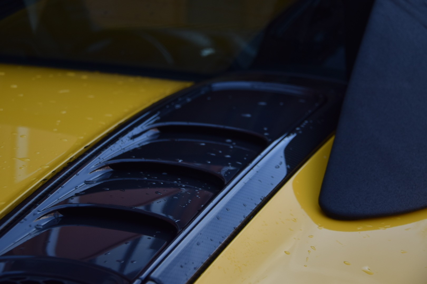 AUDI R8 Spyder 5.2 S-Tronic Quattro - "Sans FAP / Bang & Olufsen / Echappement Sport / Caméra de Recul"-image-10