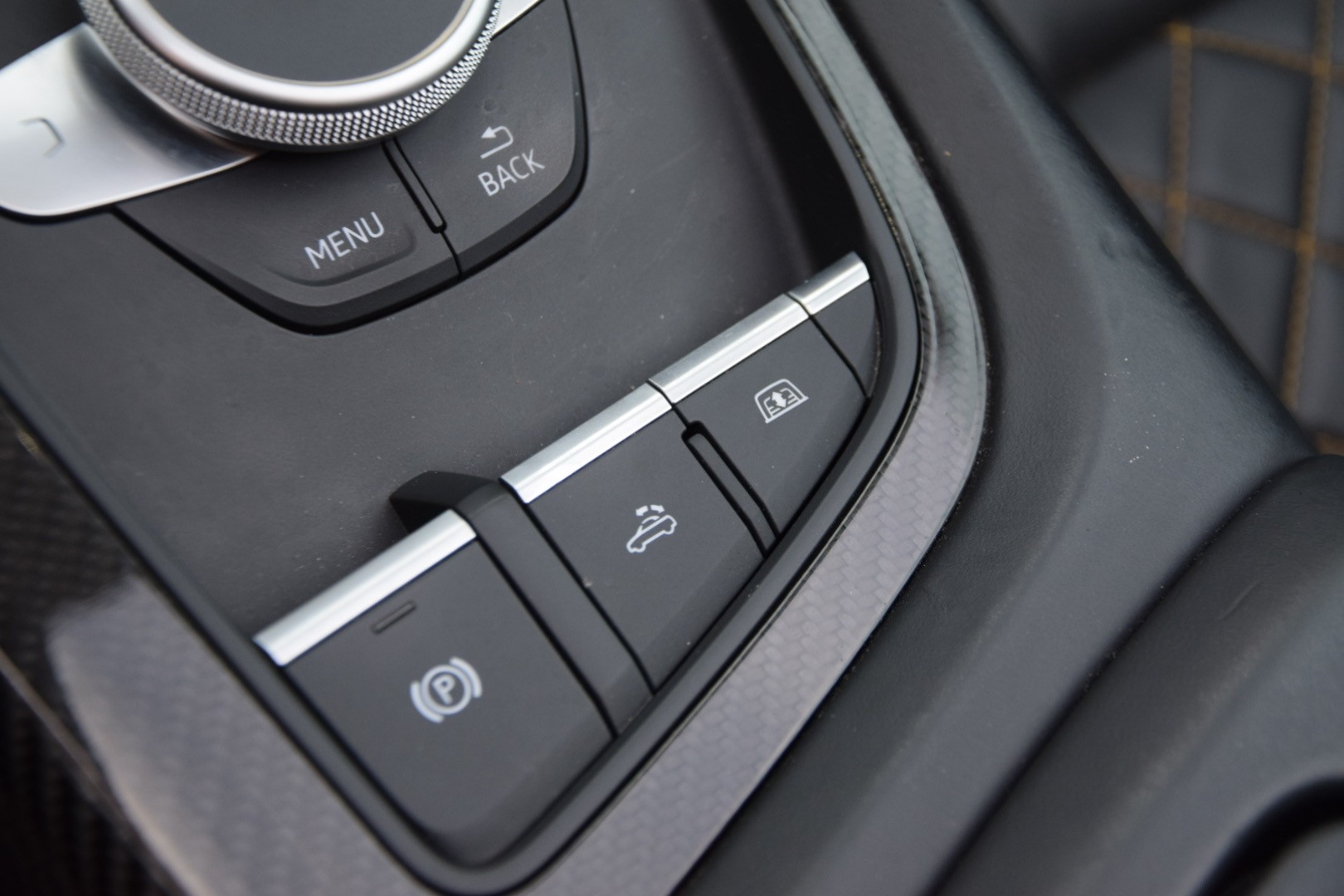 AUDI R8 Spyder 5.2 S-Tronic Quattro - "Sans FAP / Bang & Olufsen / Echappement Sport / Caméra de Recul"-image-23