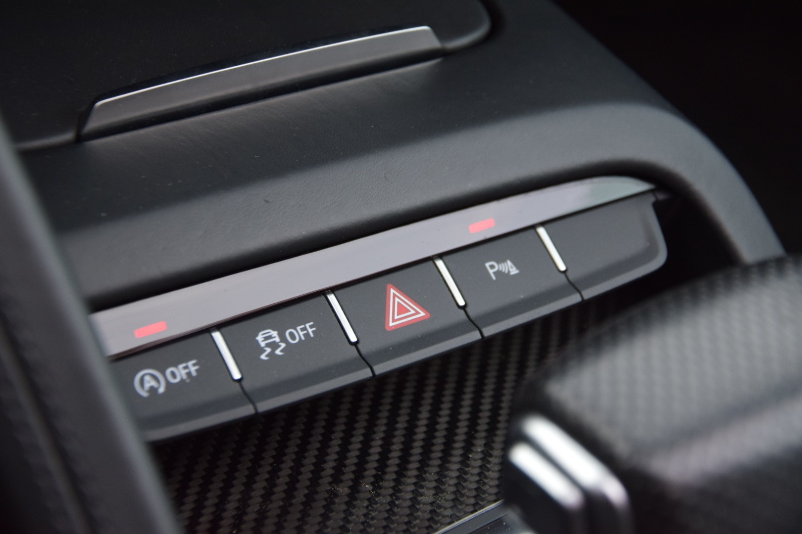 AUDI R8 Spyder 5.2 S-Tronic Quattro - "Sans FAP / Bang & Olufsen / Echappement Sport / Caméra de Recul"-image-24