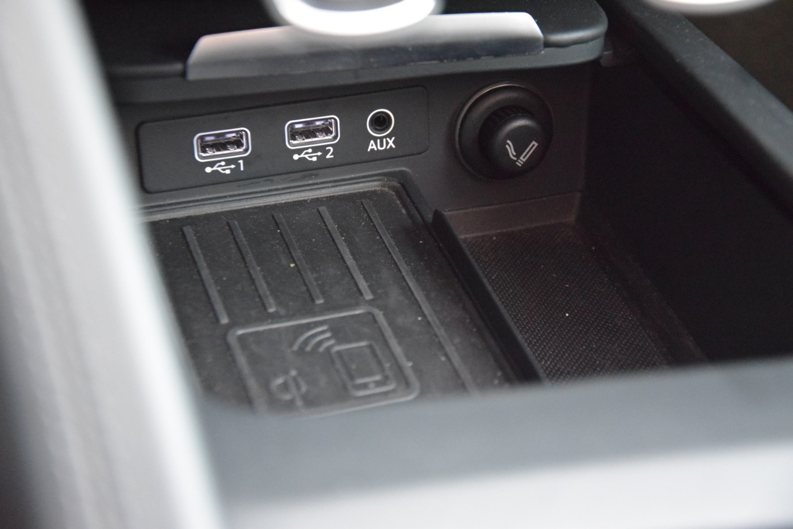 AUDI R8 Spyder 5.2 S-Tronic Quattro - "Sans FAP / Bang & Olufsen / Echappement Sport / Caméra de Recul"-image-25
