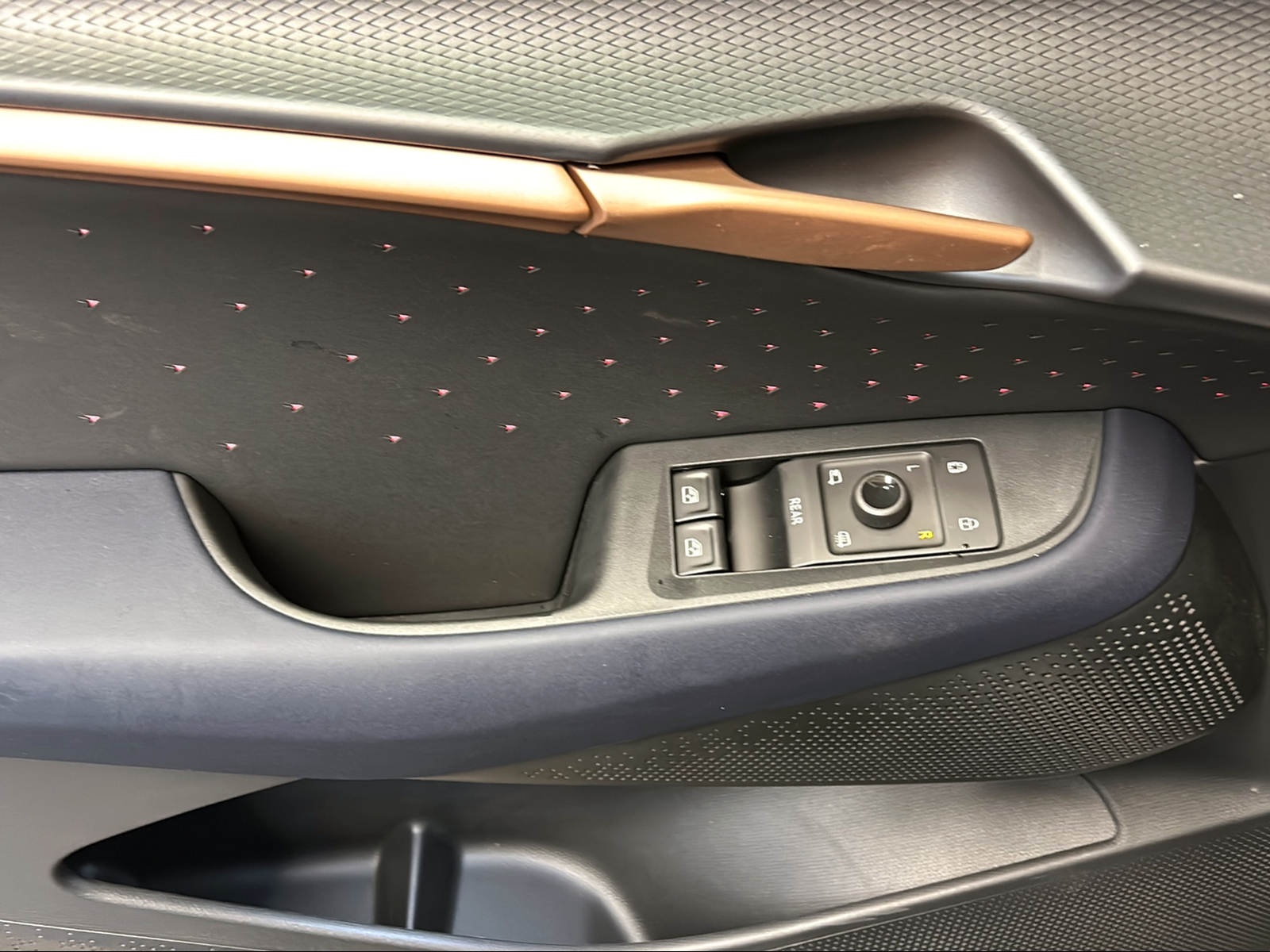 CUPRA Tavascan Type 9 77 kWh Adrenaline-image-9