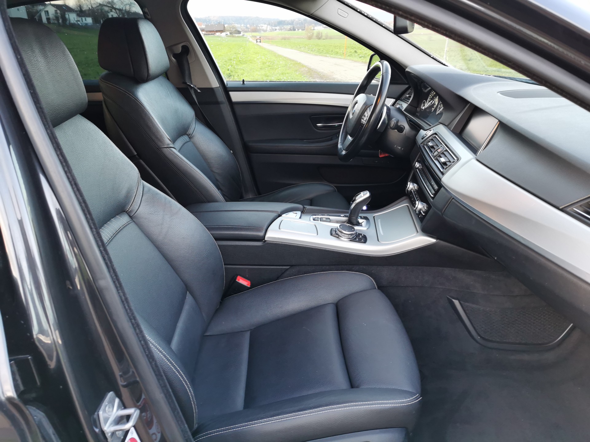 BMW 535i xDrive Luxury Line Steptronic-image-5
