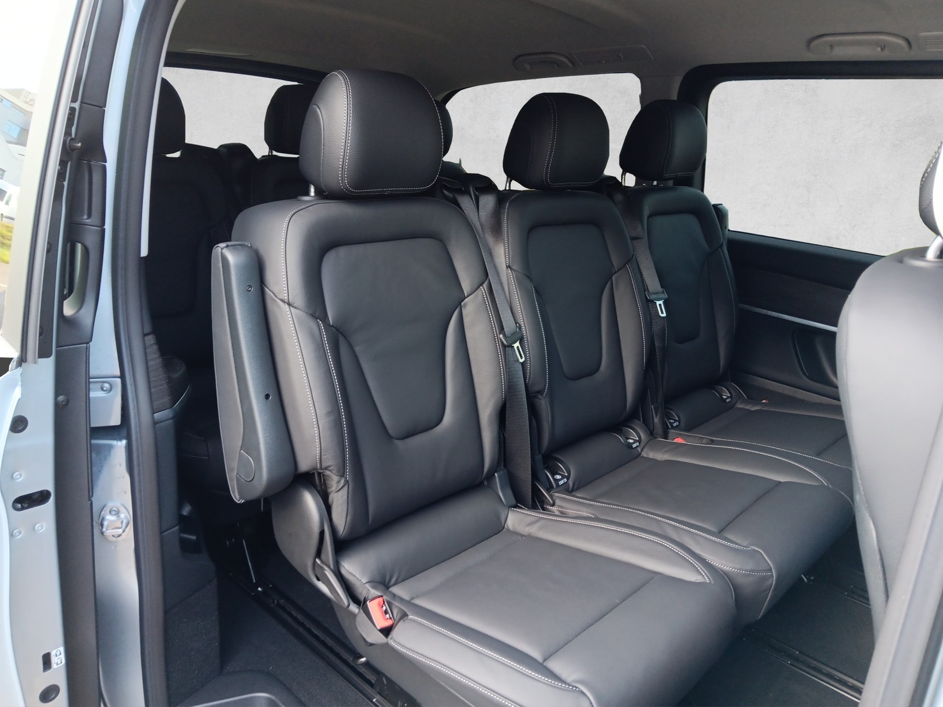 MERCEDES-BENZ V 250 d Avantgarde Lang 4Matic 9G-Tronic-image-11