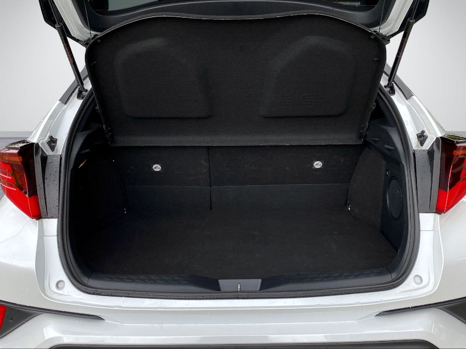 TOYOTA C-HR 2.0 VVTi HSD Move-image-5