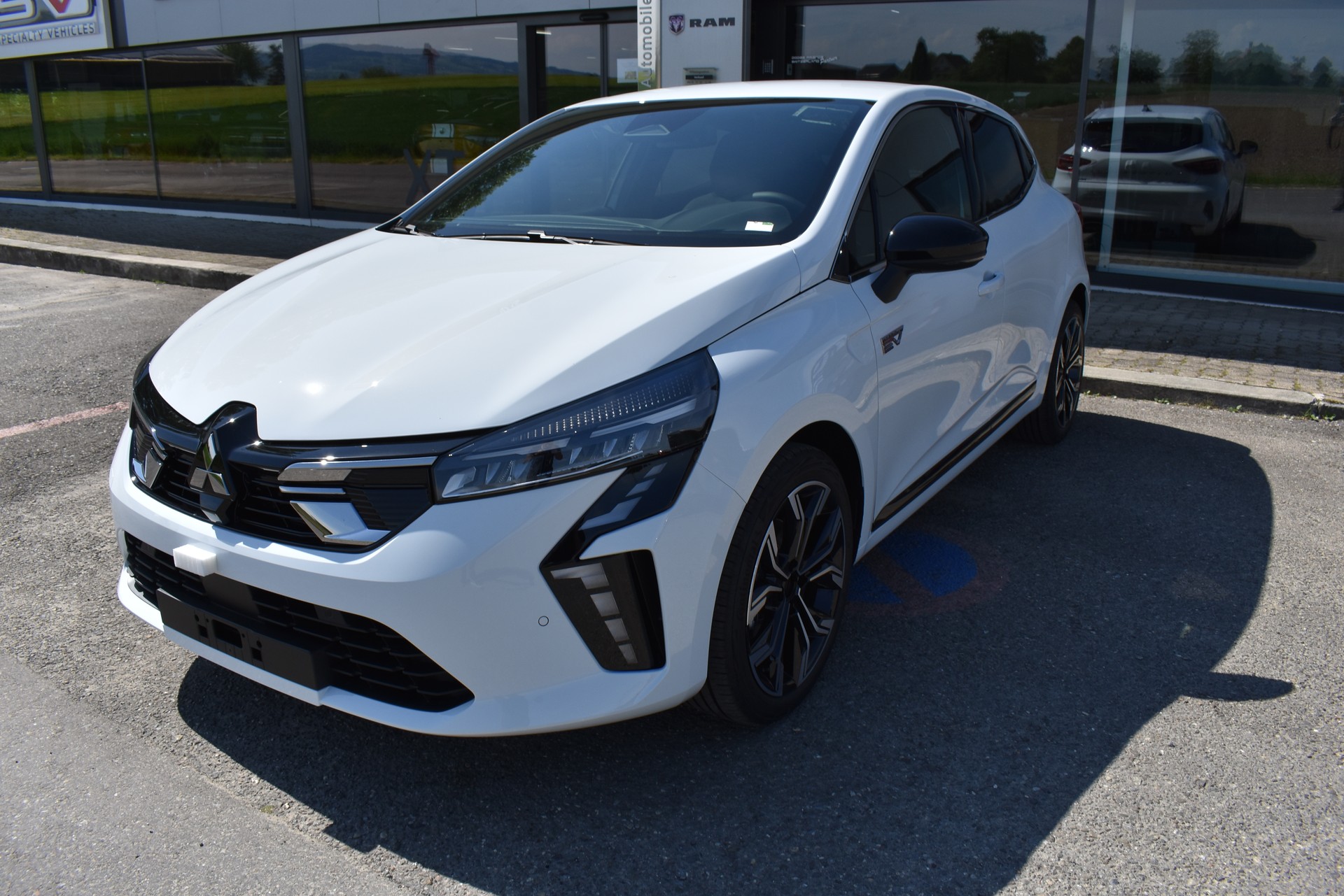 MITSUBISHI COLT 1.6 HEV Invite+-image-8