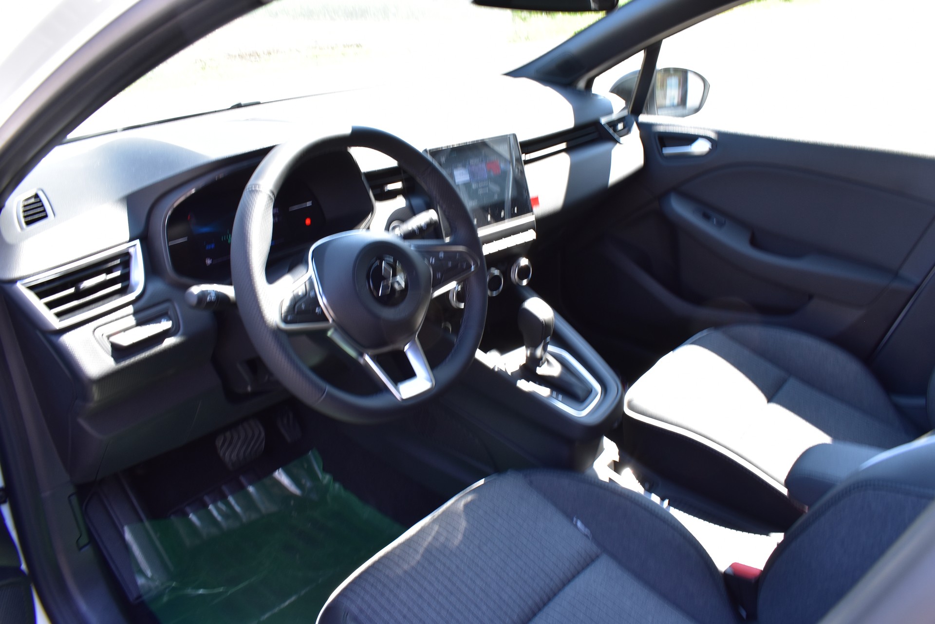 MITSUBISHI COLT 1.6 HEV Invite+-image-11