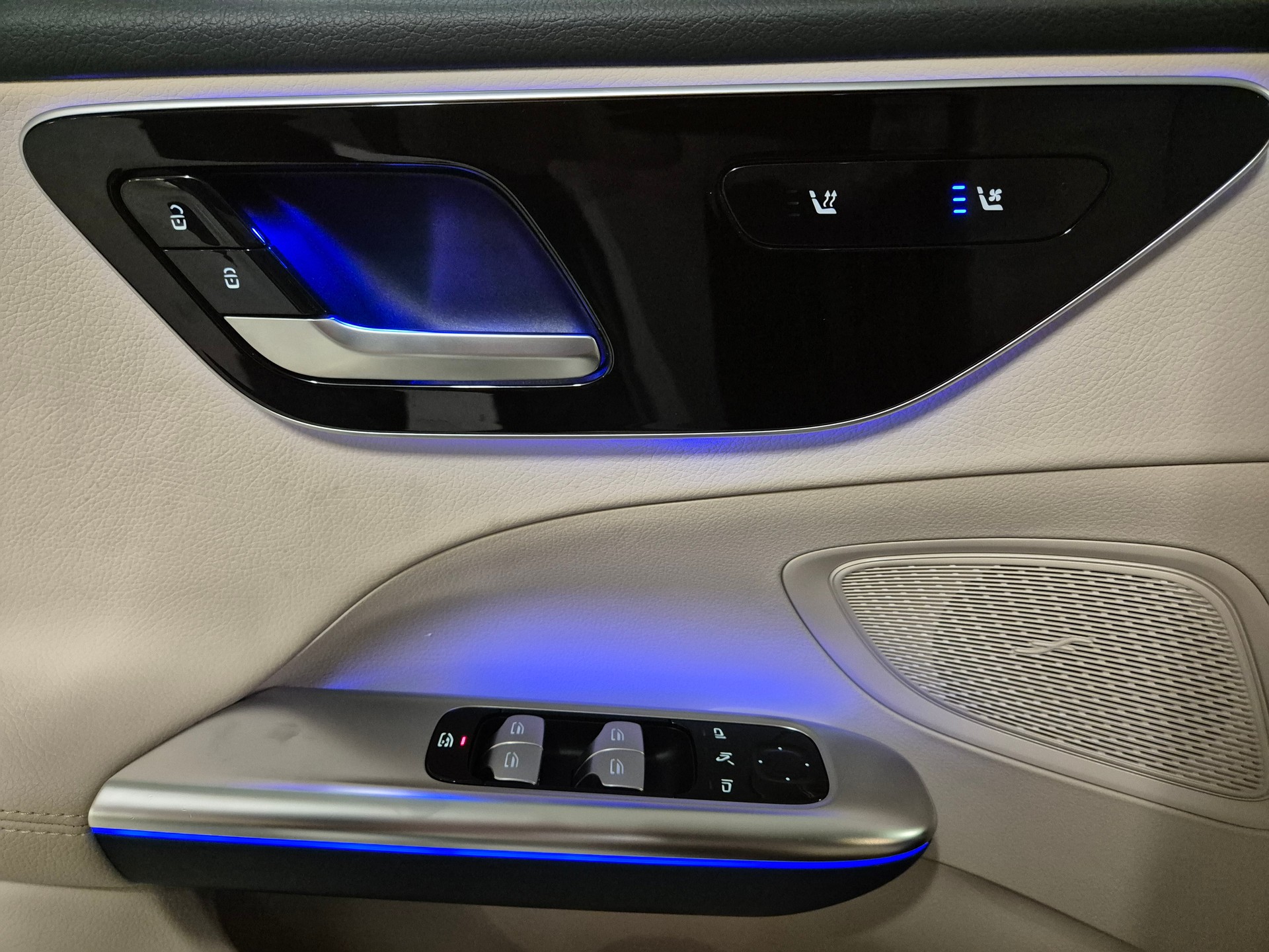 MERCEDES-BENZ C 220 d T-image-19