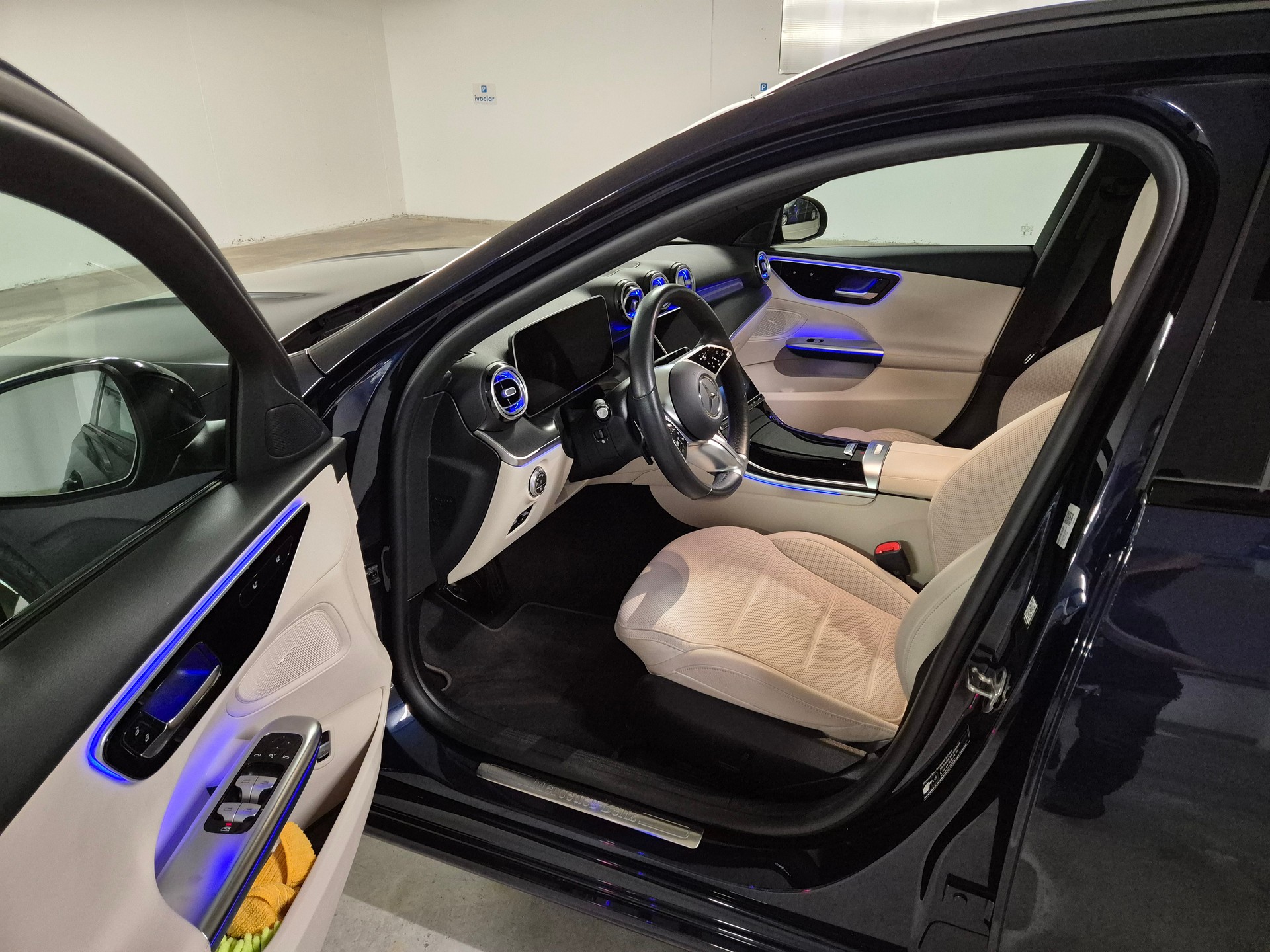 MERCEDES-BENZ C 220 d T-image-4