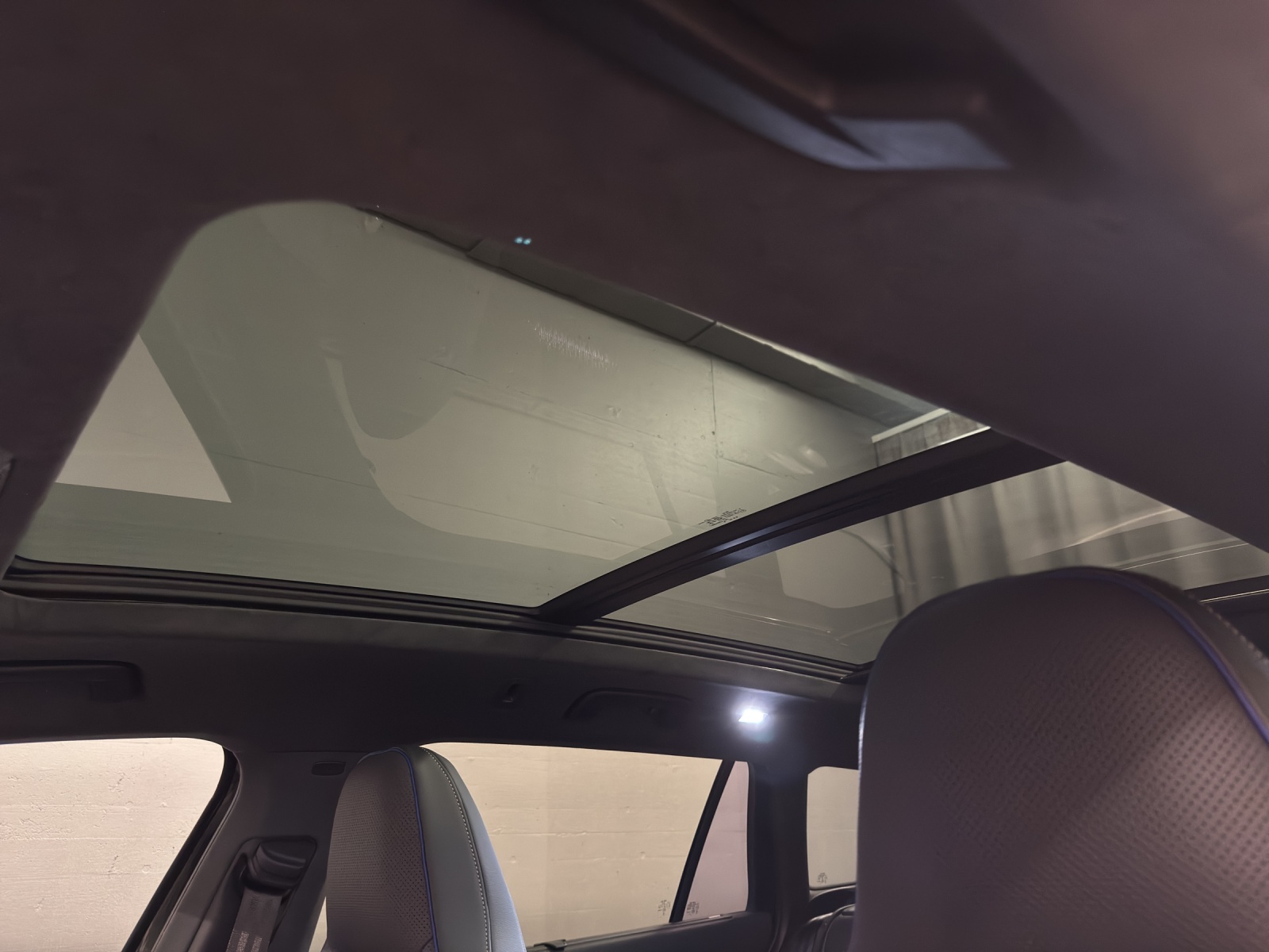 VW Passat Variant 2.0 TSI R-Line DSG 4motion-image-15