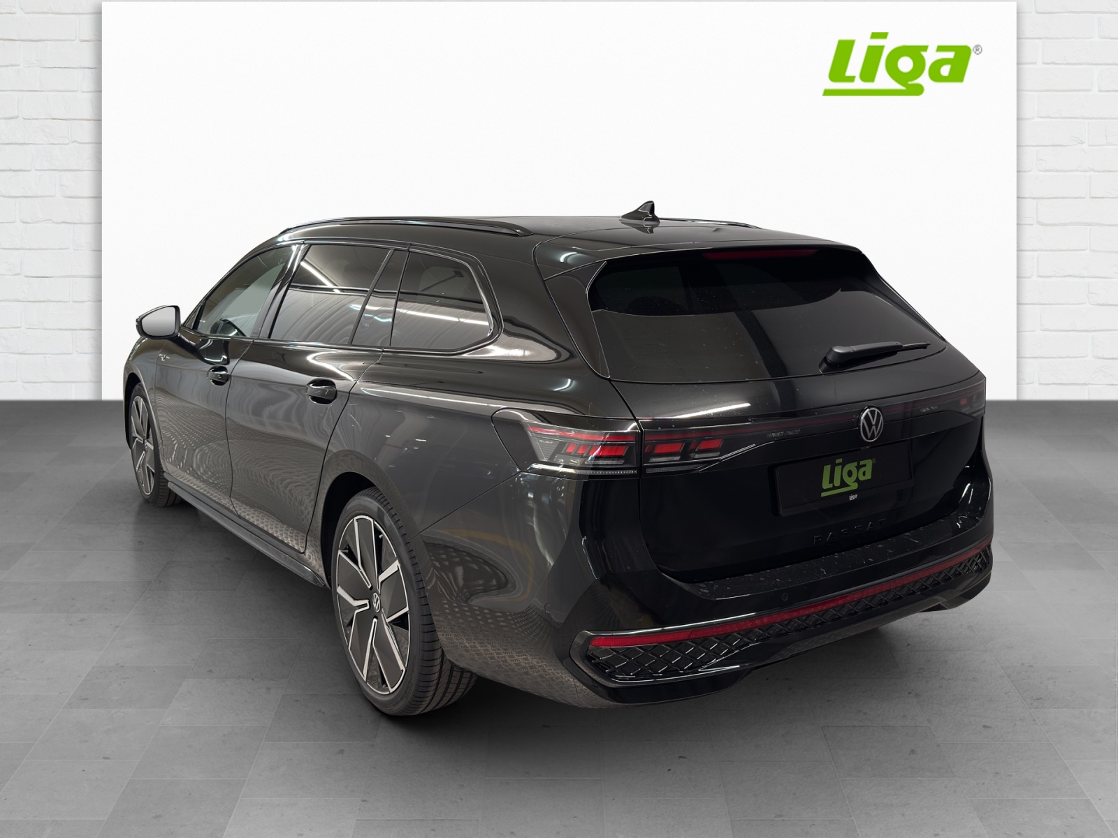 VW Passat Variant 2.0 TSI R-Line DSG 4motion-showroom-element-3