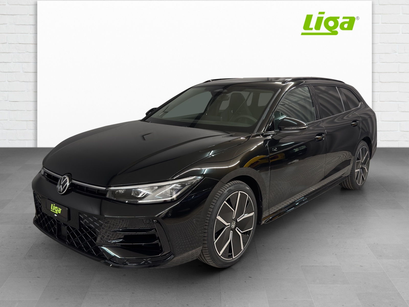 VW Passat Variant 2.0 TSI R-Line DSG 4motion-showroom-element-1