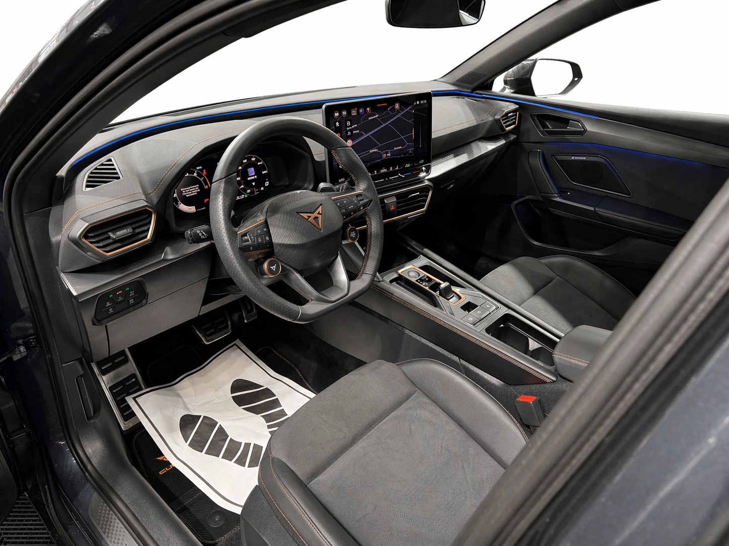CUPRA LEON 2.0 TSI VZ DSG * Sennheiser * Garantie *-image-8
