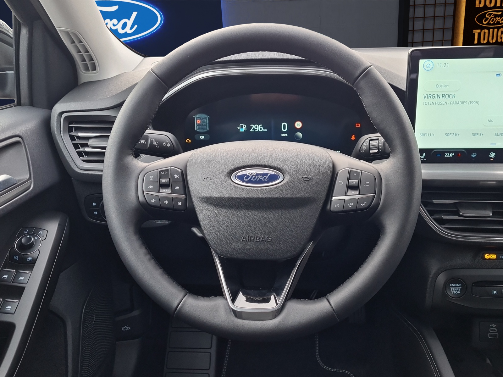 FORD Focus Kombi 1.0i EcoBoost Hybrid 155 PS Titanium X AUTOMAT-image-6