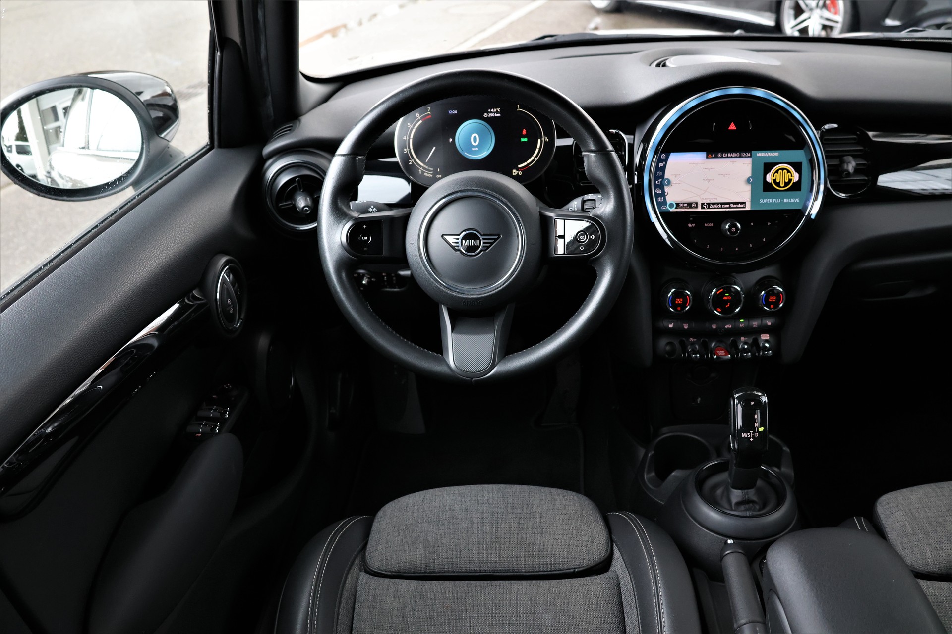 MINI Cooper Steptronic DKG (CH)-image-12