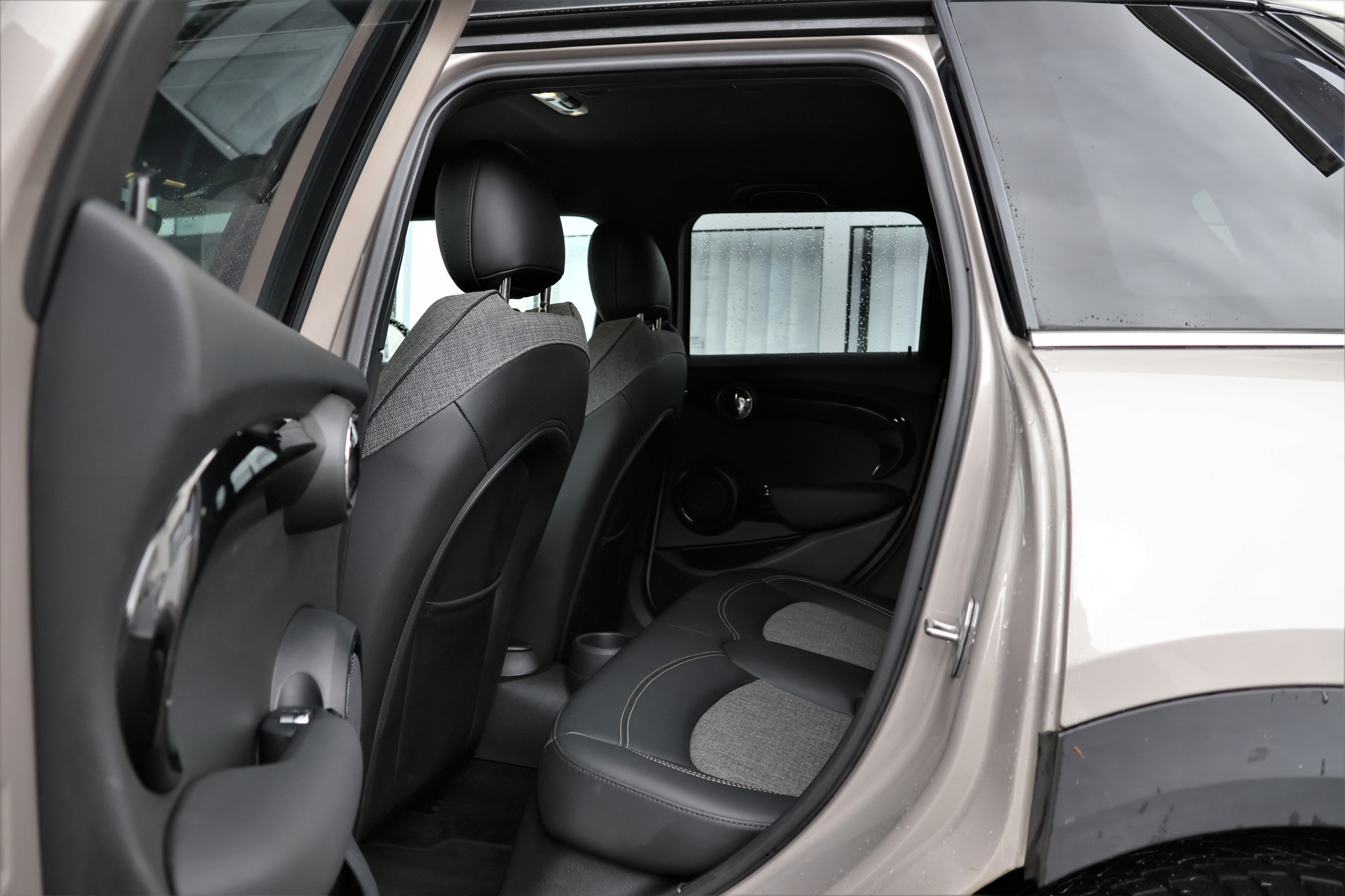 MINI Cooper Steptronic DKG (CH)-image-11