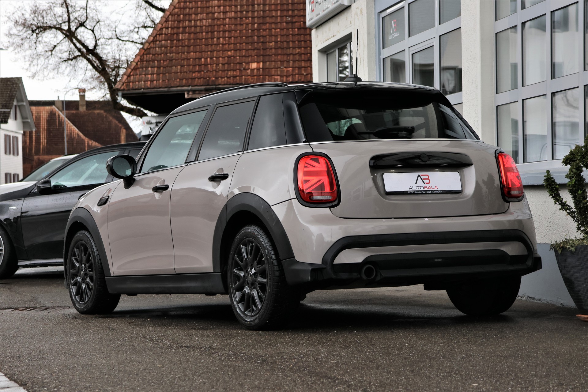MINI Cooper Steptronic DKG (CH)-image-2