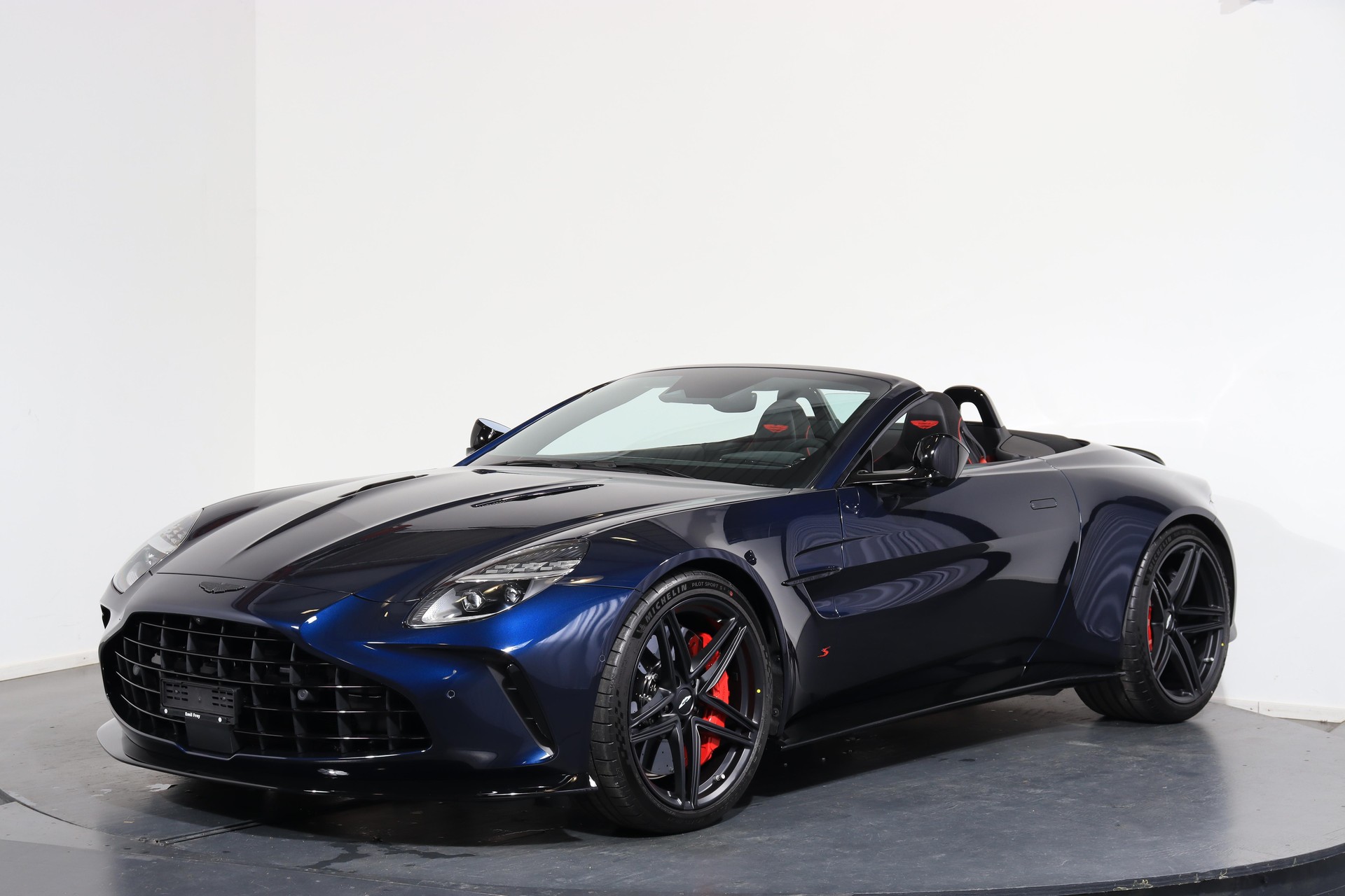 ASTON MARTIN V8 Vantage Roadster 4.0 S V8 Bi-Turbo-image-3