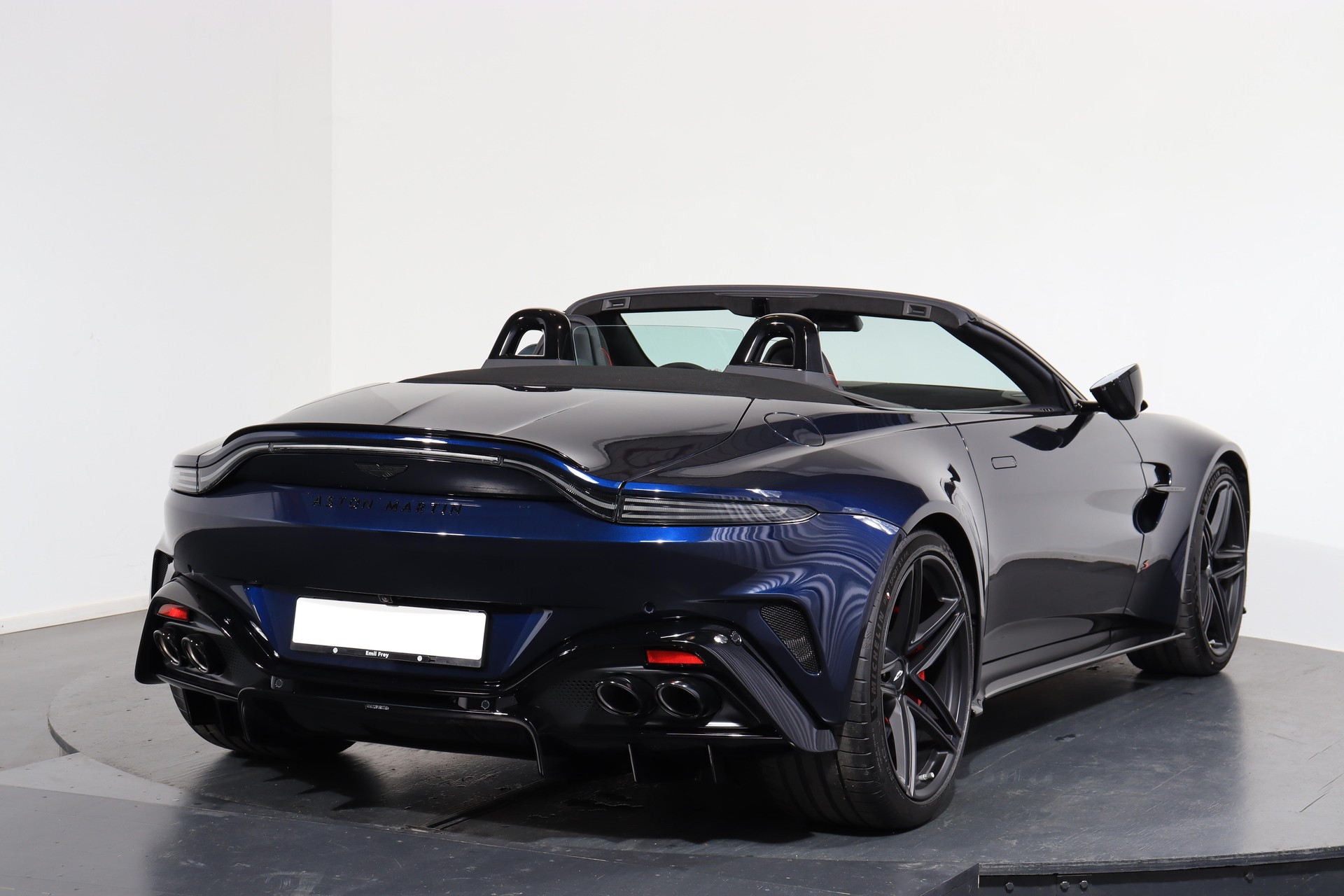 ASTON MARTIN V8 Vantage Roadster 4.0 S V8 Bi-Turbo-image-4