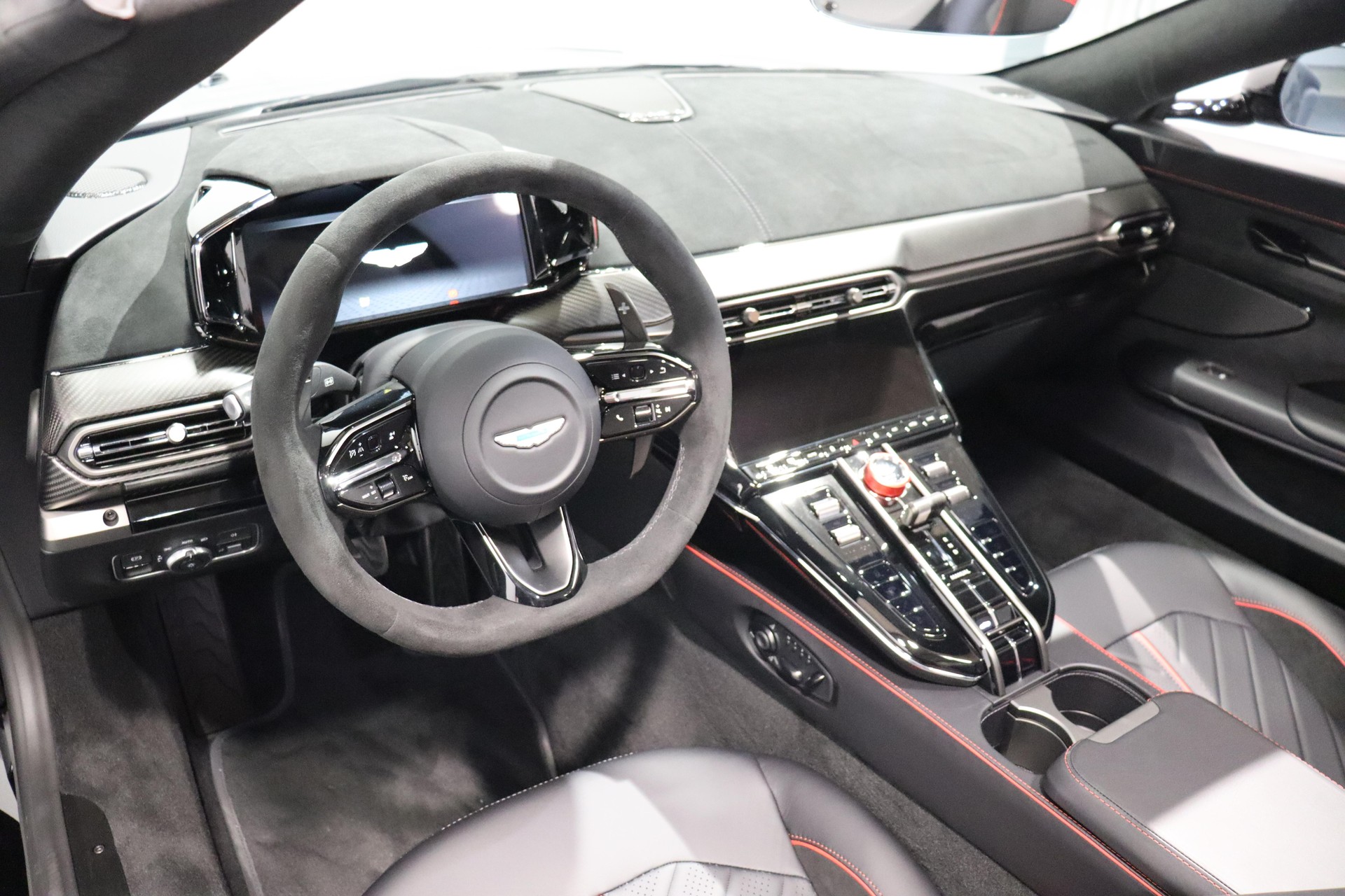 ASTON MARTIN V8 Vantage Roadster 4.0 S V8 Bi-Turbo-image-6