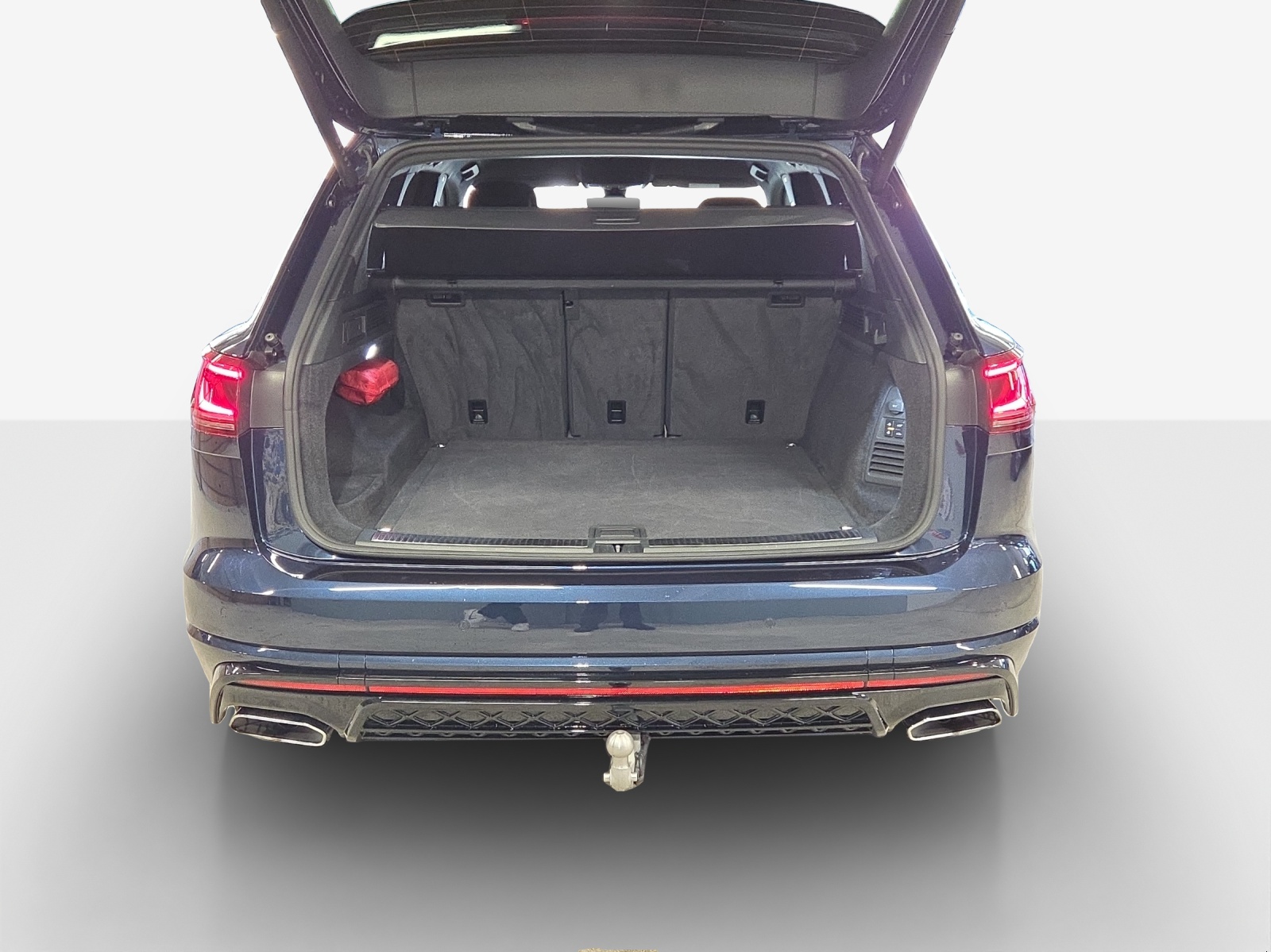 VW Touareg 3.0 TDI R-Line Tiptronic-image-12
