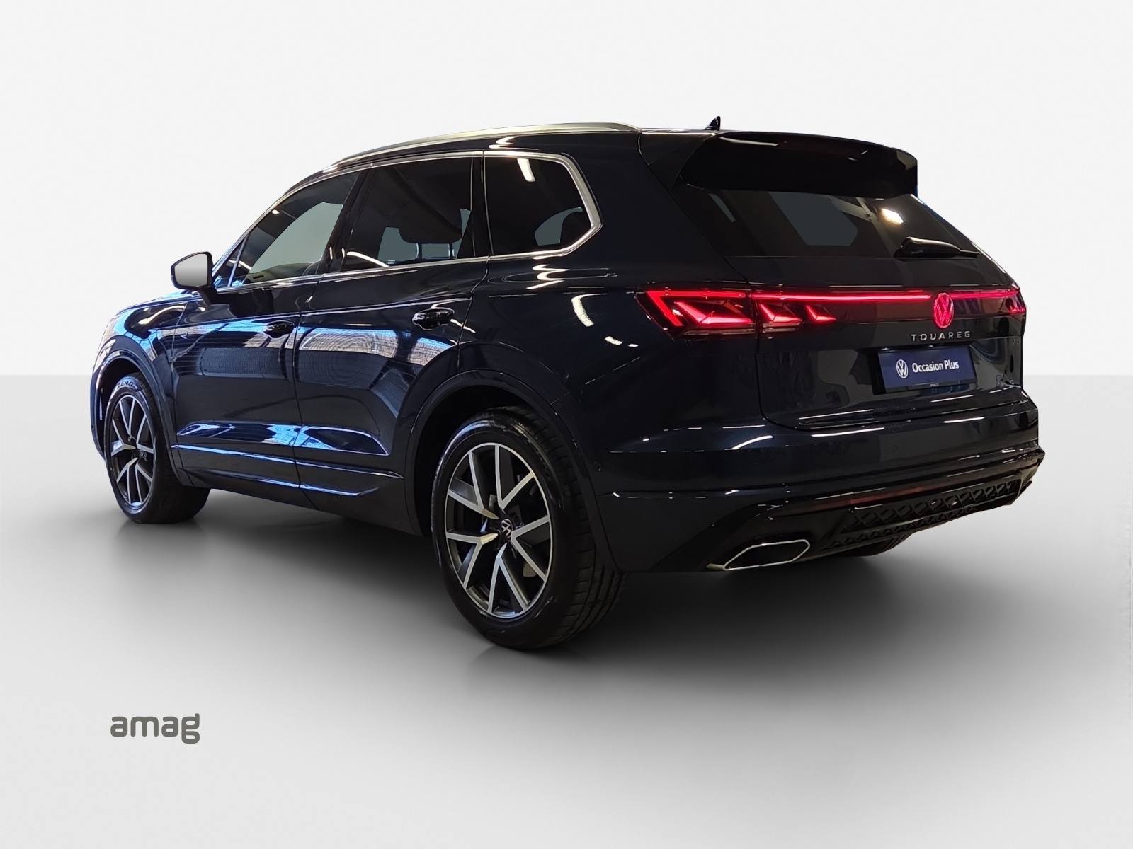 VW Touareg 3.0 TDI R-Line Tiptronic-image-2