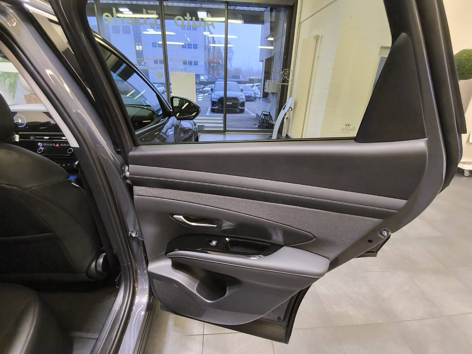 HYUNDAI Tucson 1.6 T-GDi HEV Amplia 4WD-image-19