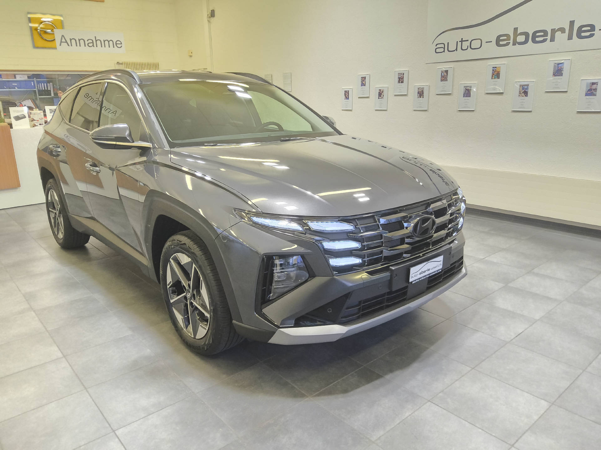 HYUNDAI Tucson 1.6 T-GDi HEV Amplia 4WD-showroom-element-2