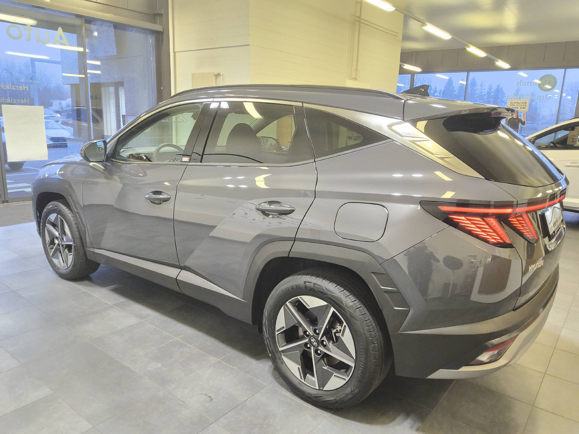 HYUNDAI Tucson 1.6 T-GDi HEV Amplia 4WD-image-6