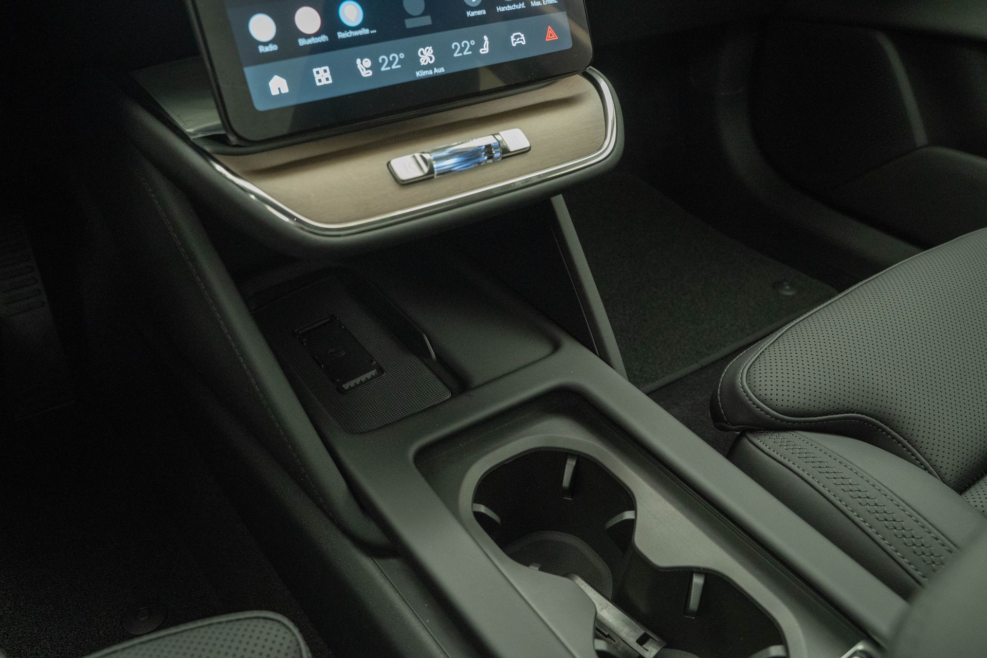 VOLVO ES90 Ultra-image-12