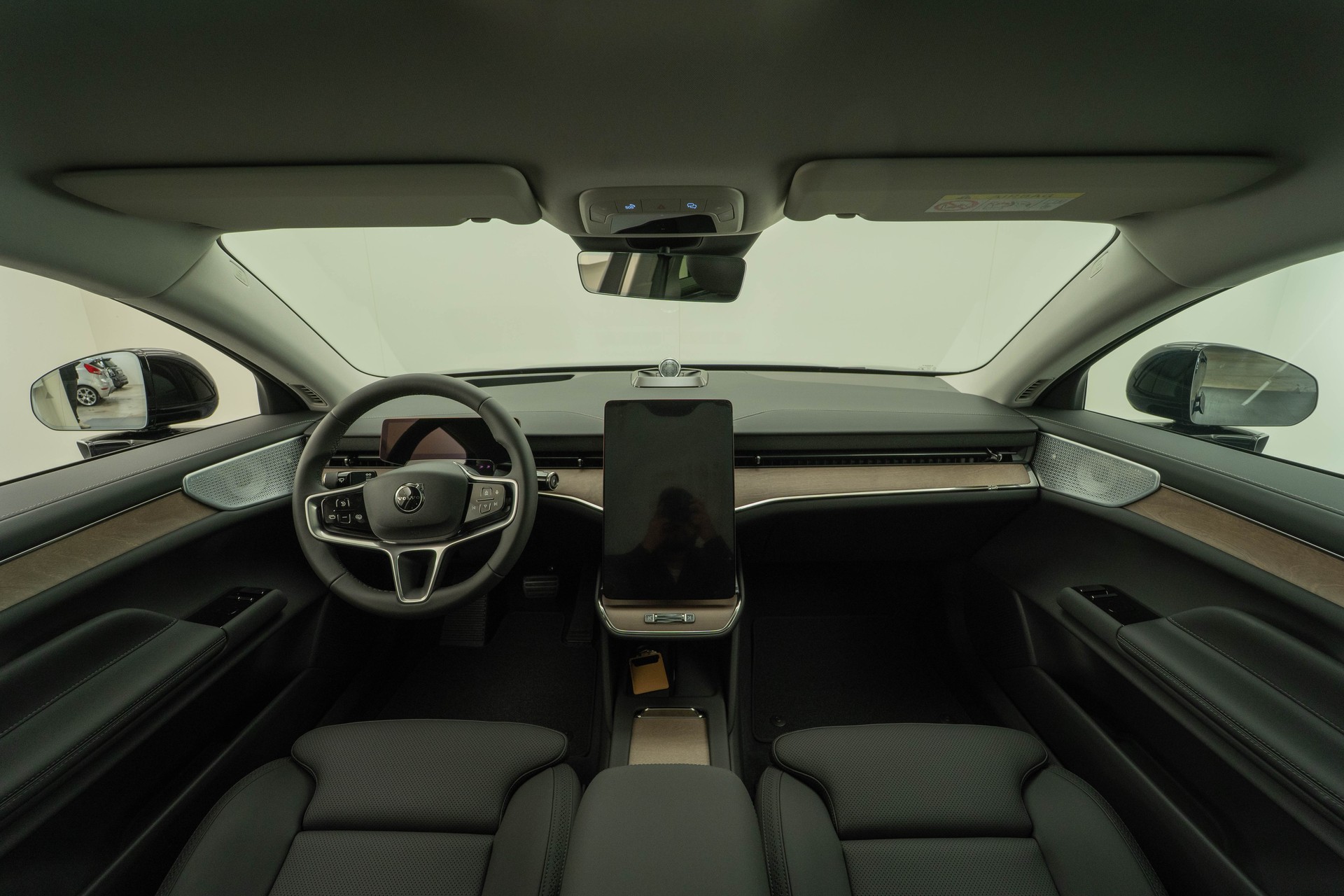 VOLVO ES90 Ultra-image-5