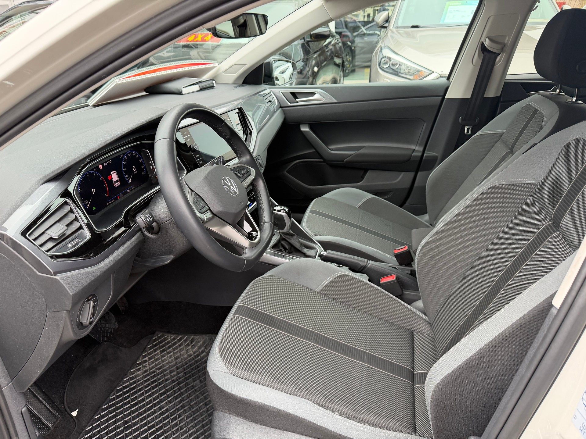 VW Polo 1.0 TSI Style DSG-image-15