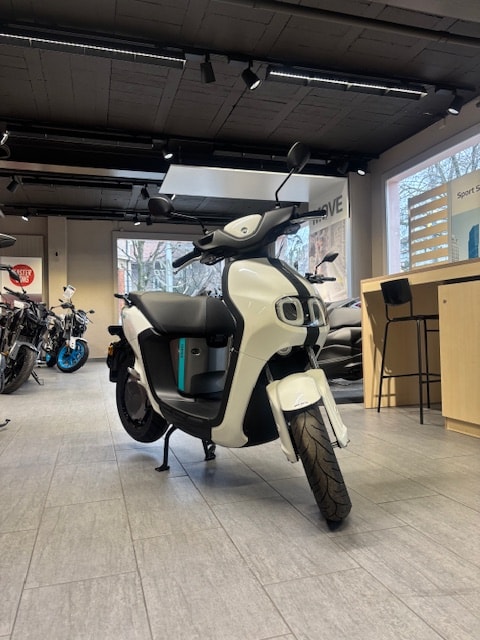YAMAHA NEO'S EV