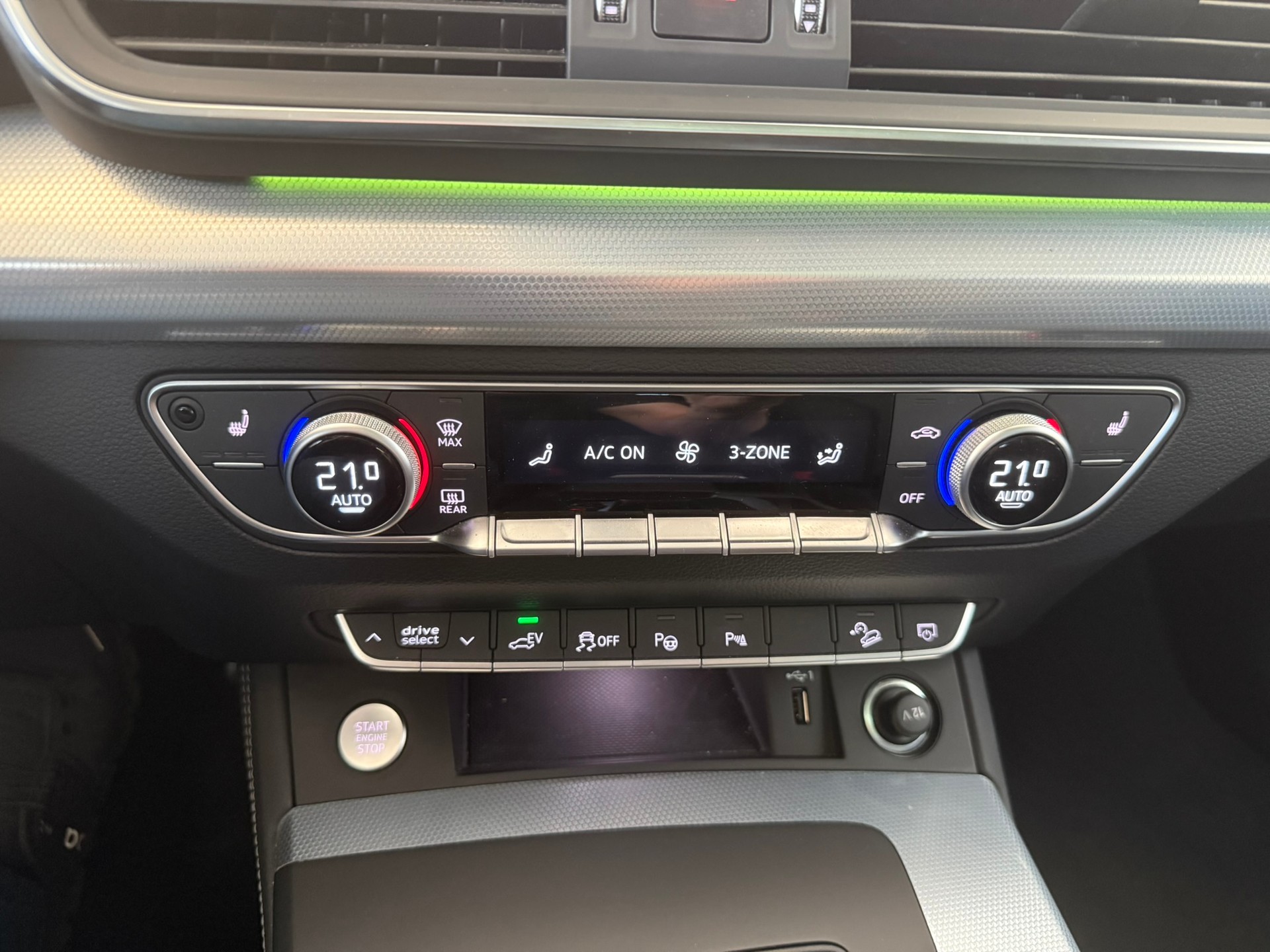 AUDI Q5 55 TFSI e PHEV S line quattro S-tronic, 8-fach bereift-image-18