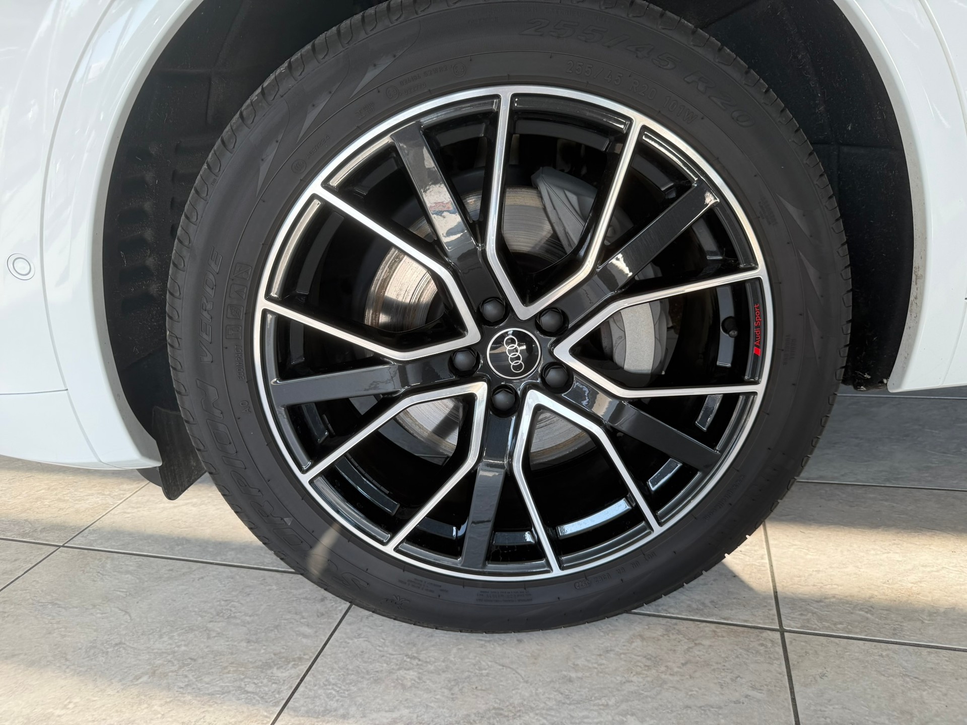 AUDI Q5 55 TFSI e PHEV S line quattro S-tronic, 8-fach bereift-image-27