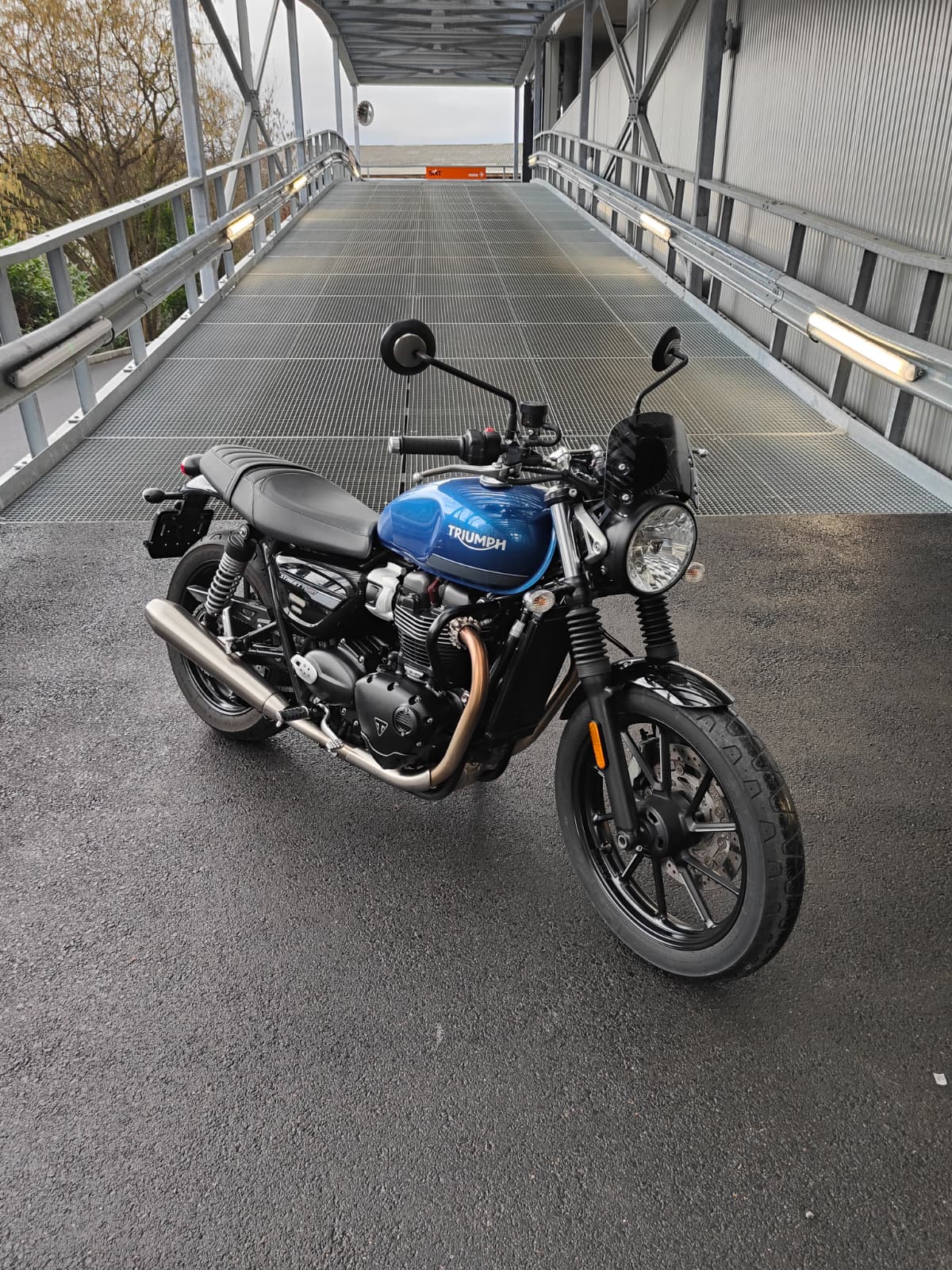 TRIUMPH Street Twin 900 Special Edition