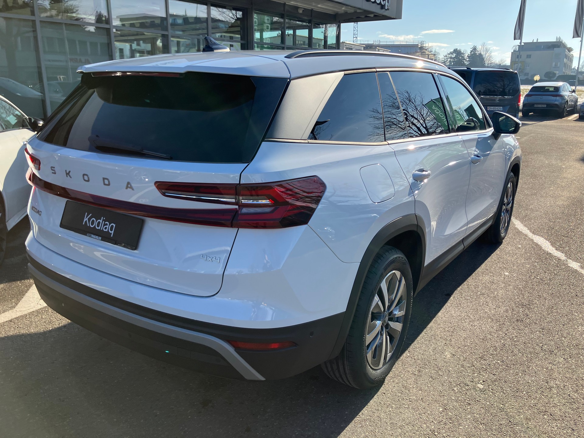 SKODA Kodiaq 2.0 TSI Dynamic 4x4 DSG-image-3