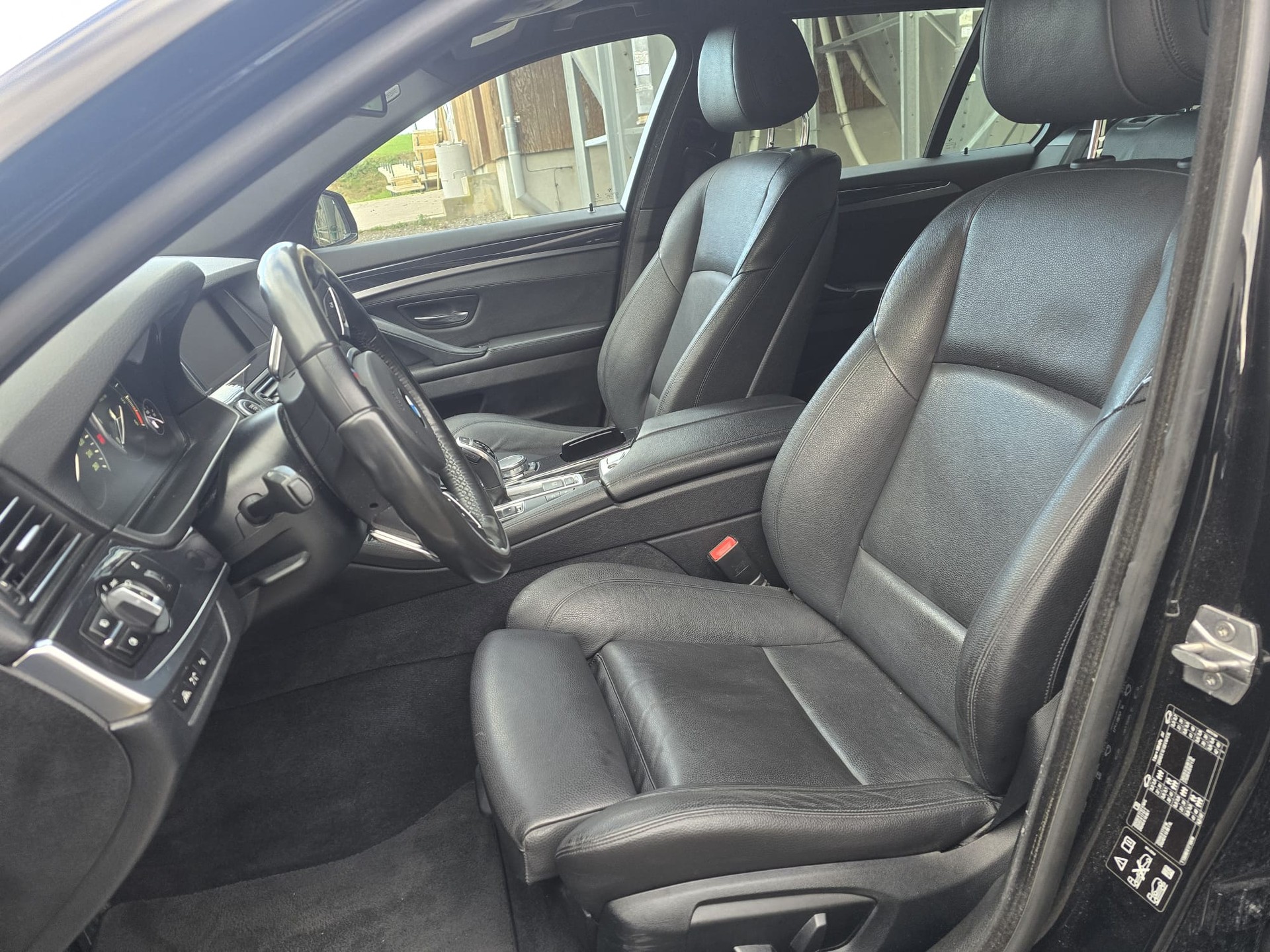 BMW 525d Touring xDrive Steptronic-image-8