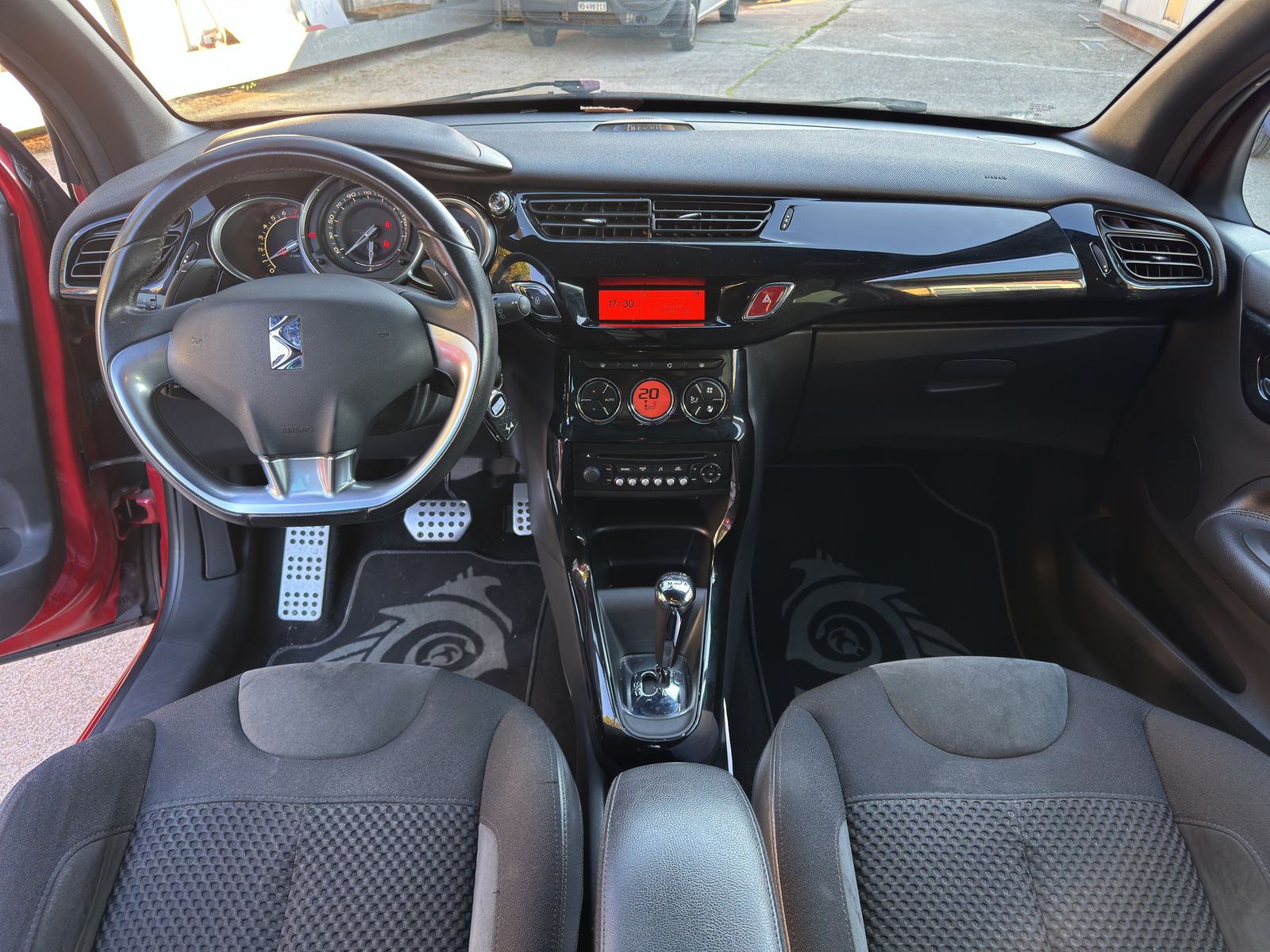 DS AUTOMOBILES DS3 1.2 VTi SO Chic ETG5-image-7