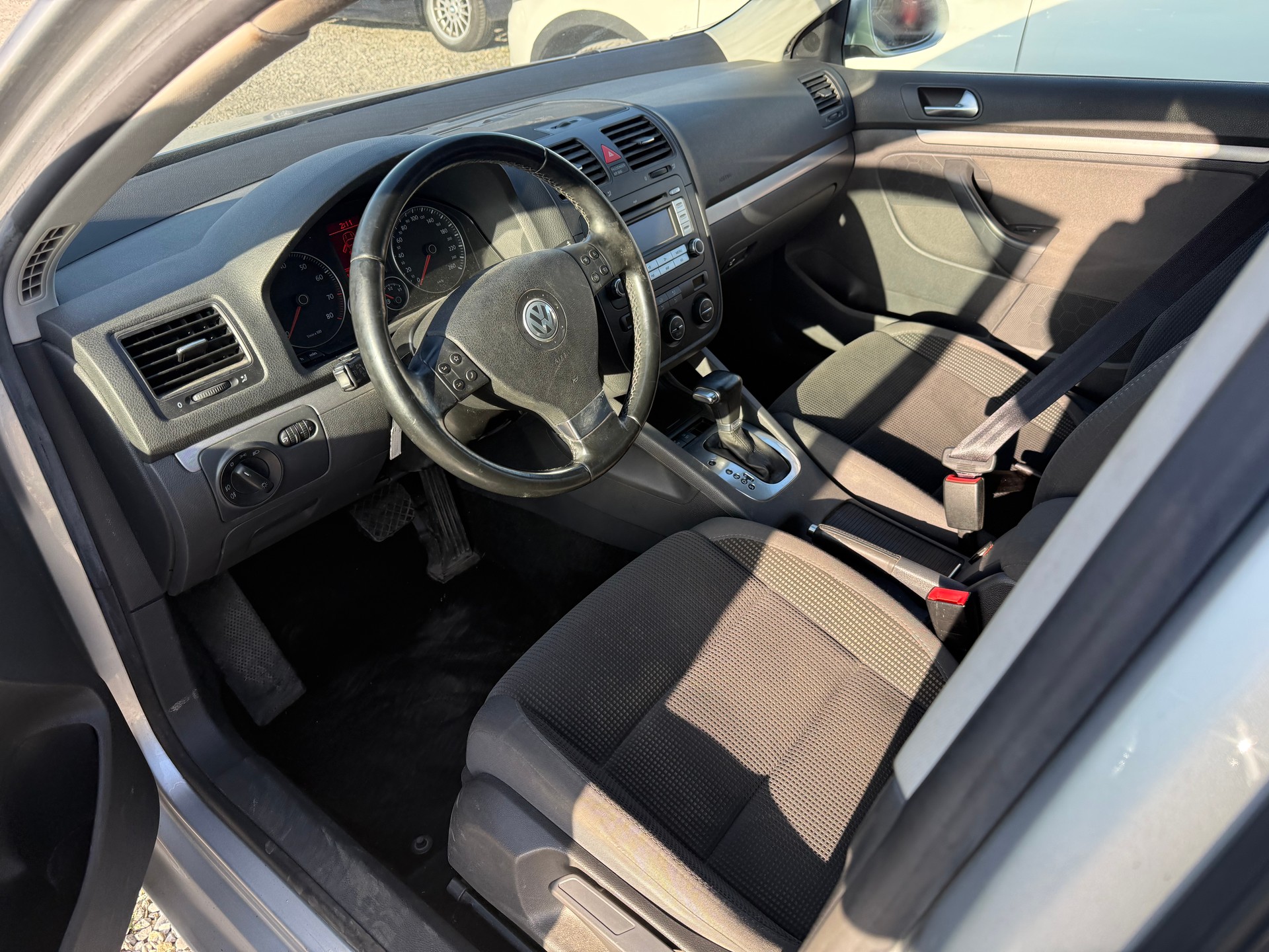 VW Golf Variant 1.4 TSI Comfortline DSG-image-6