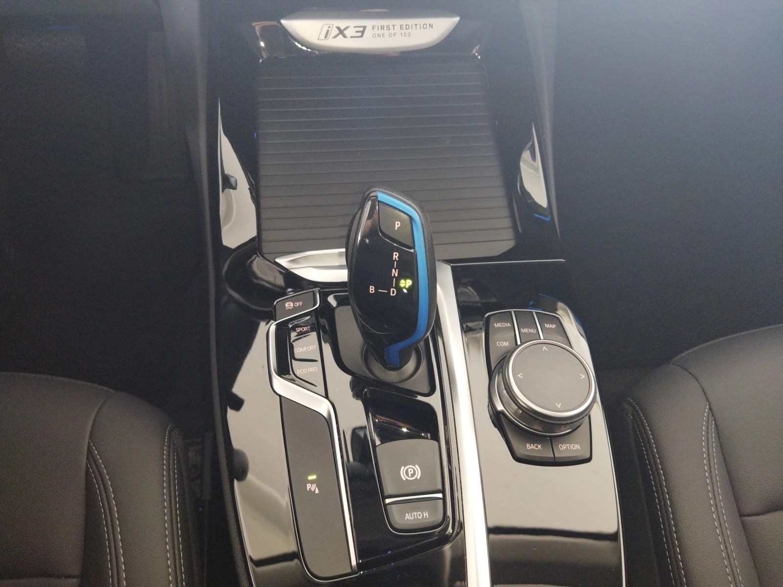 BMW iX3 Inspring-image-13