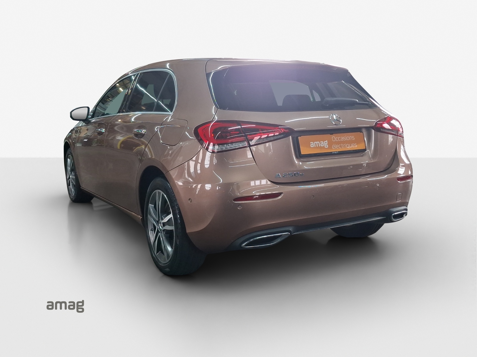 MERCEDES-BENZ A 250e Progressive 8G-DCT-image-3