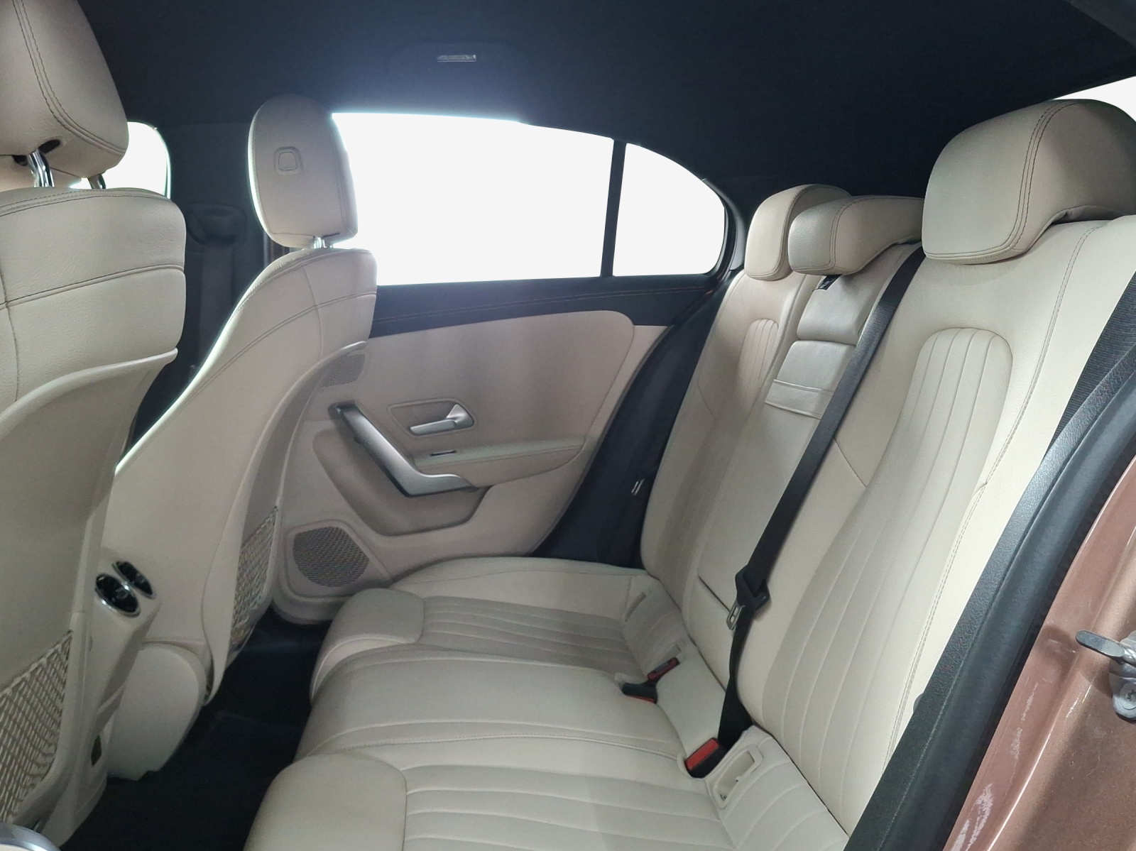 MERCEDES-BENZ A 250e Progressive 8G-DCT-image-12