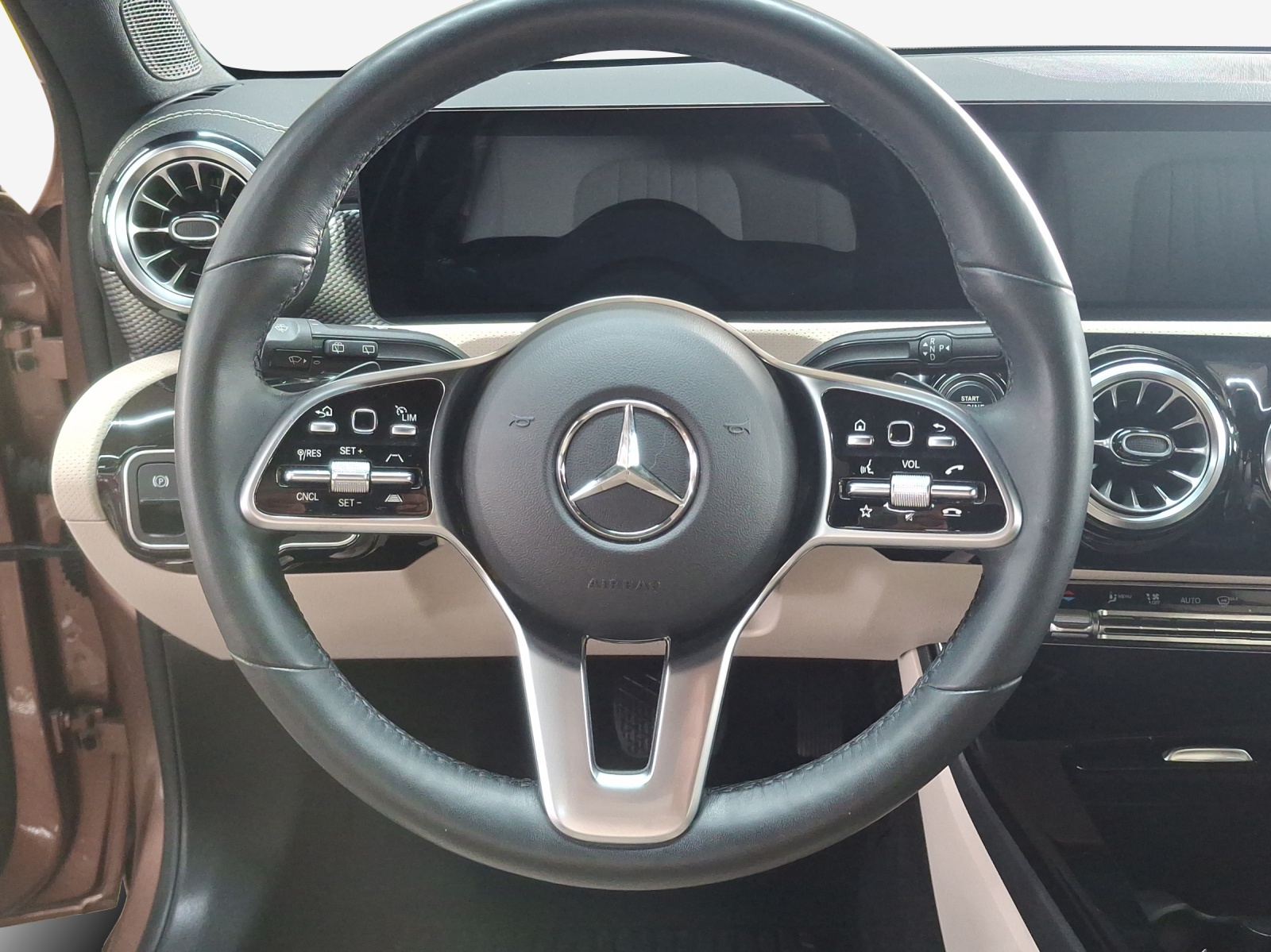 MERCEDES-BENZ A 250e Progressive 8G-DCT-image-10