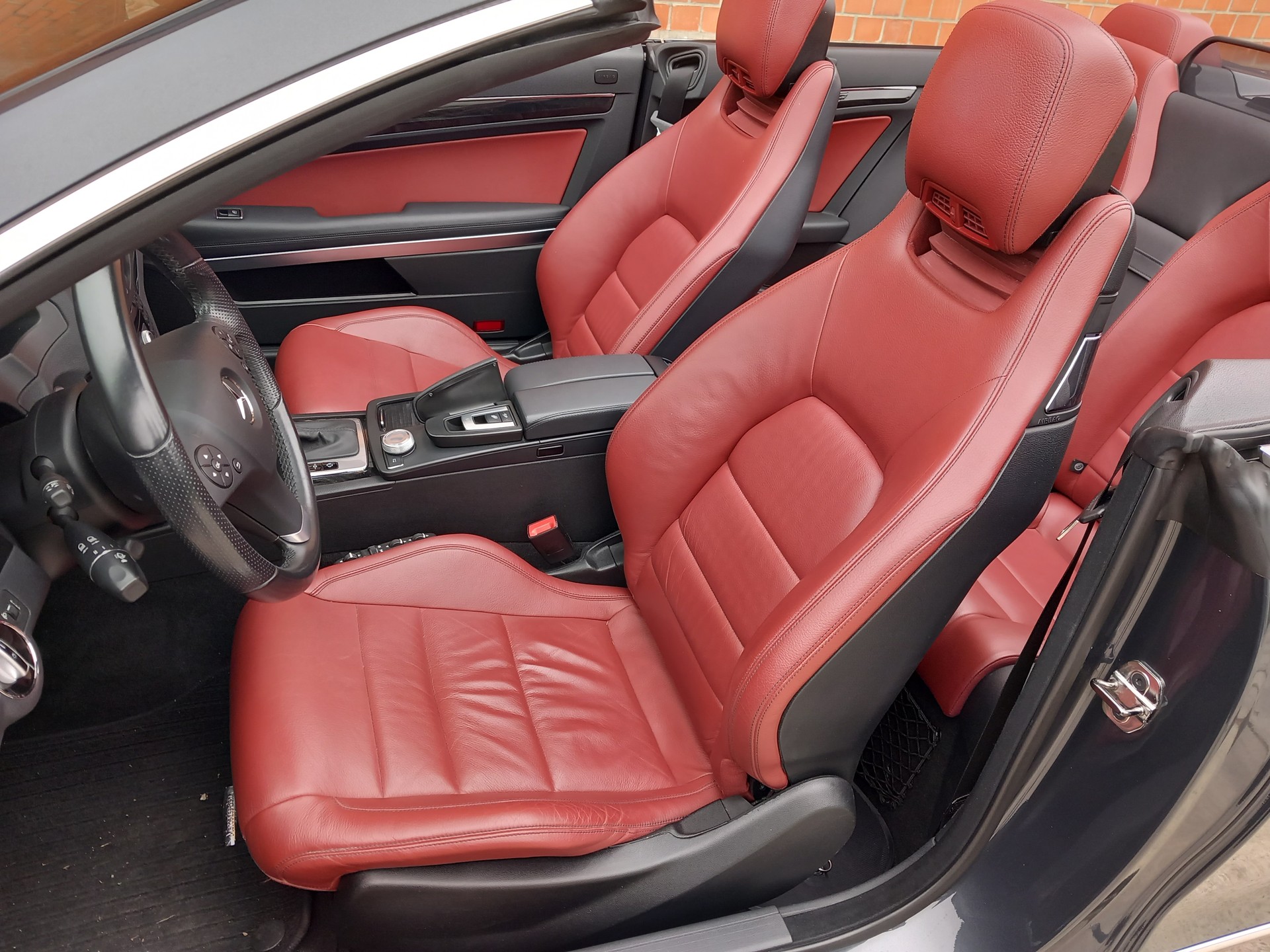 MERCEDES-BENZ E 250 CGI BlueEfficiency Automatic-image-5