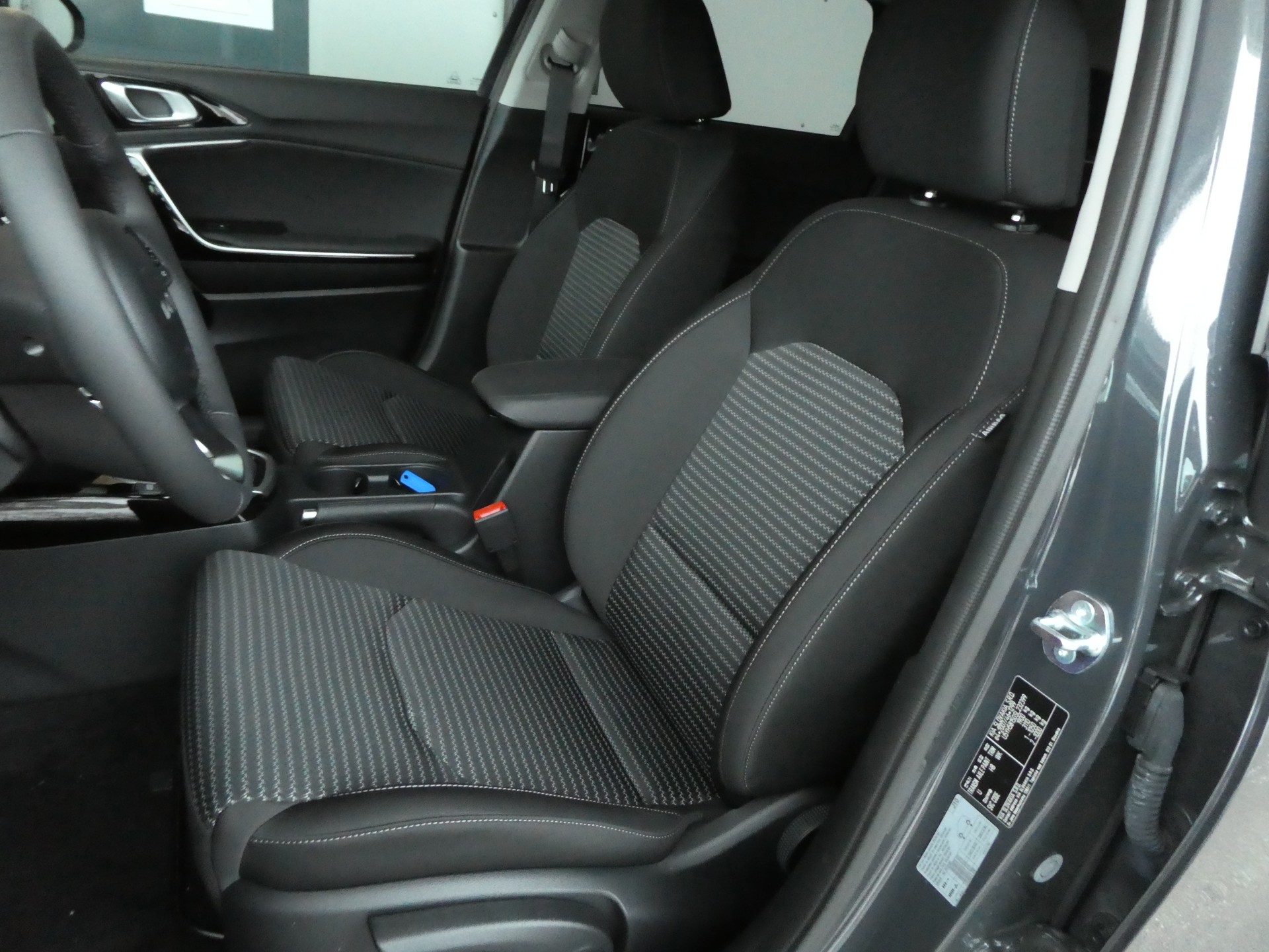 KIA Ceed Sportswagon 1.5 T-GDi MHEV Power DCT-image-9